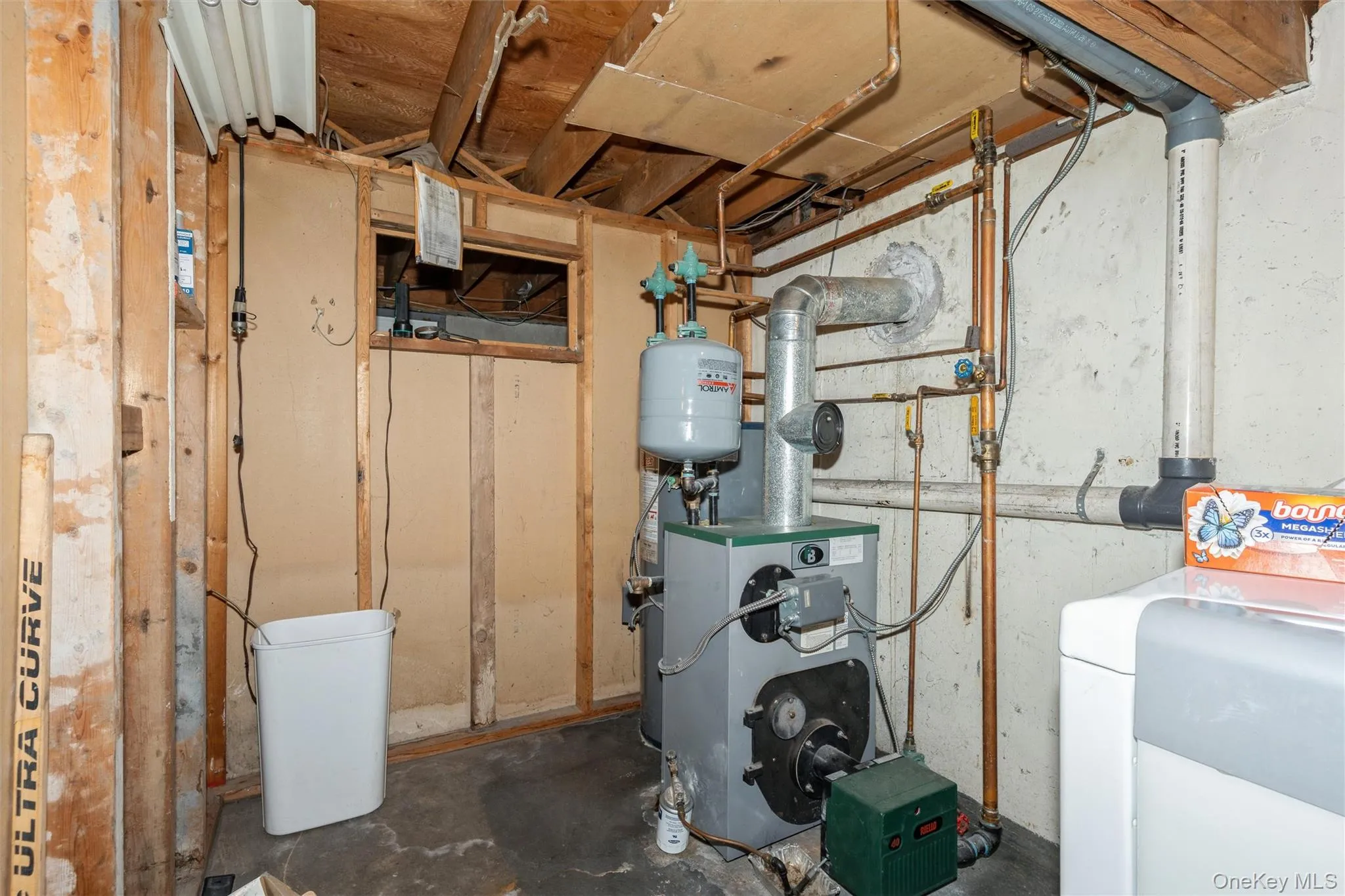 The oil boiler and burner are quality products and offer great efficiency! The oil boiler and burner are quality products and offer great efficiency!