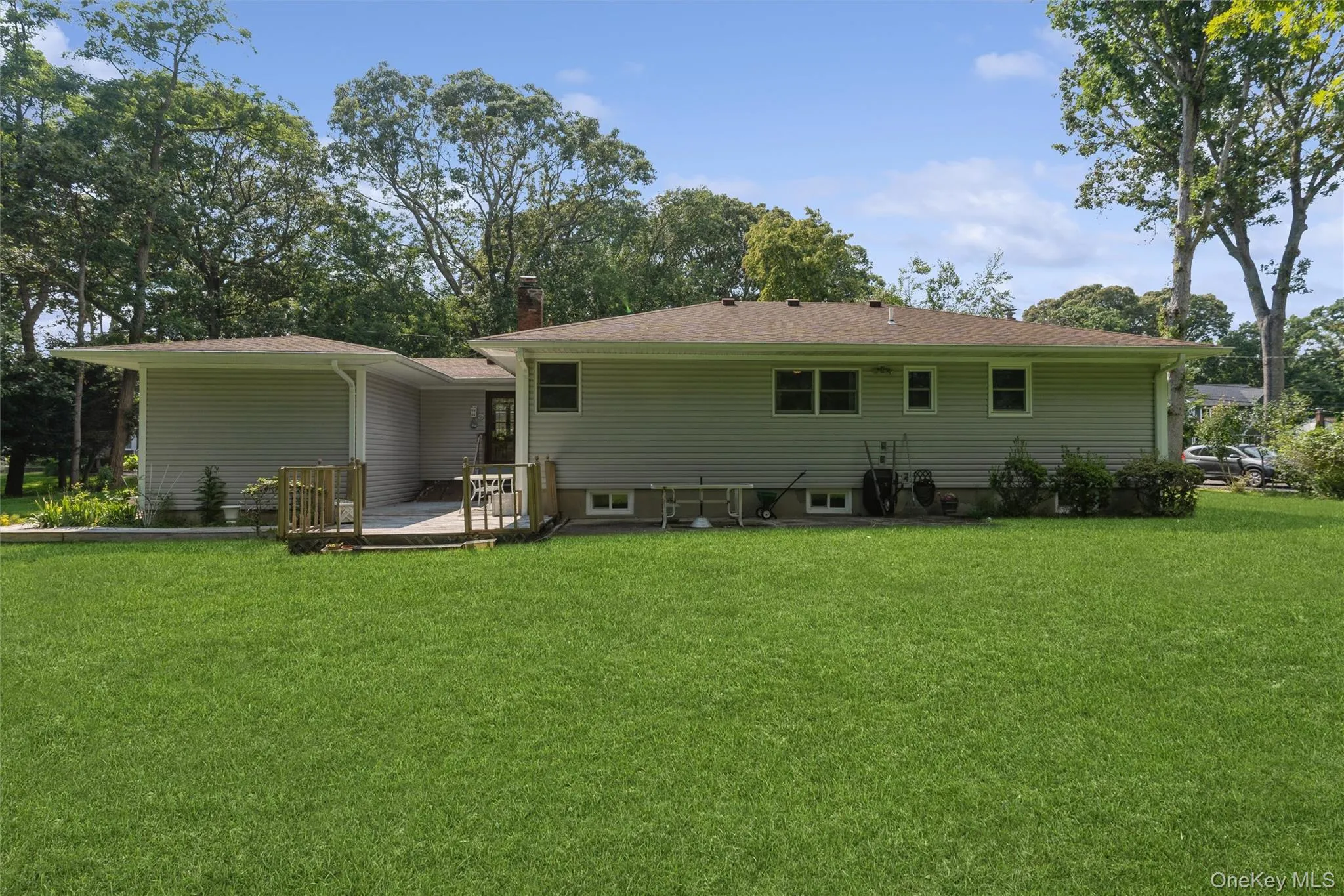 A stately view of this custom built home! A stately view of this custom built home!