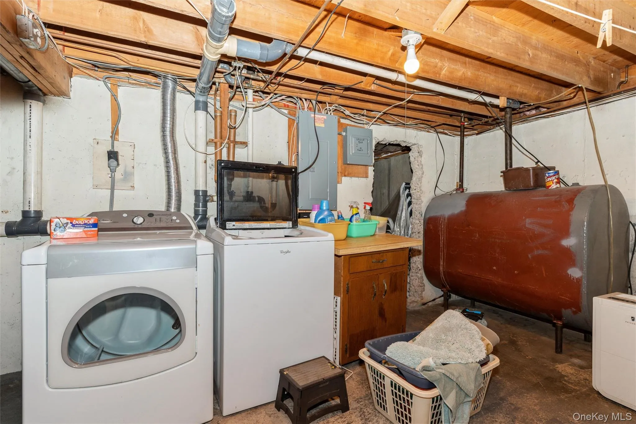 2nd view of the laundry area and more! 2nd view of the laundry area and more!