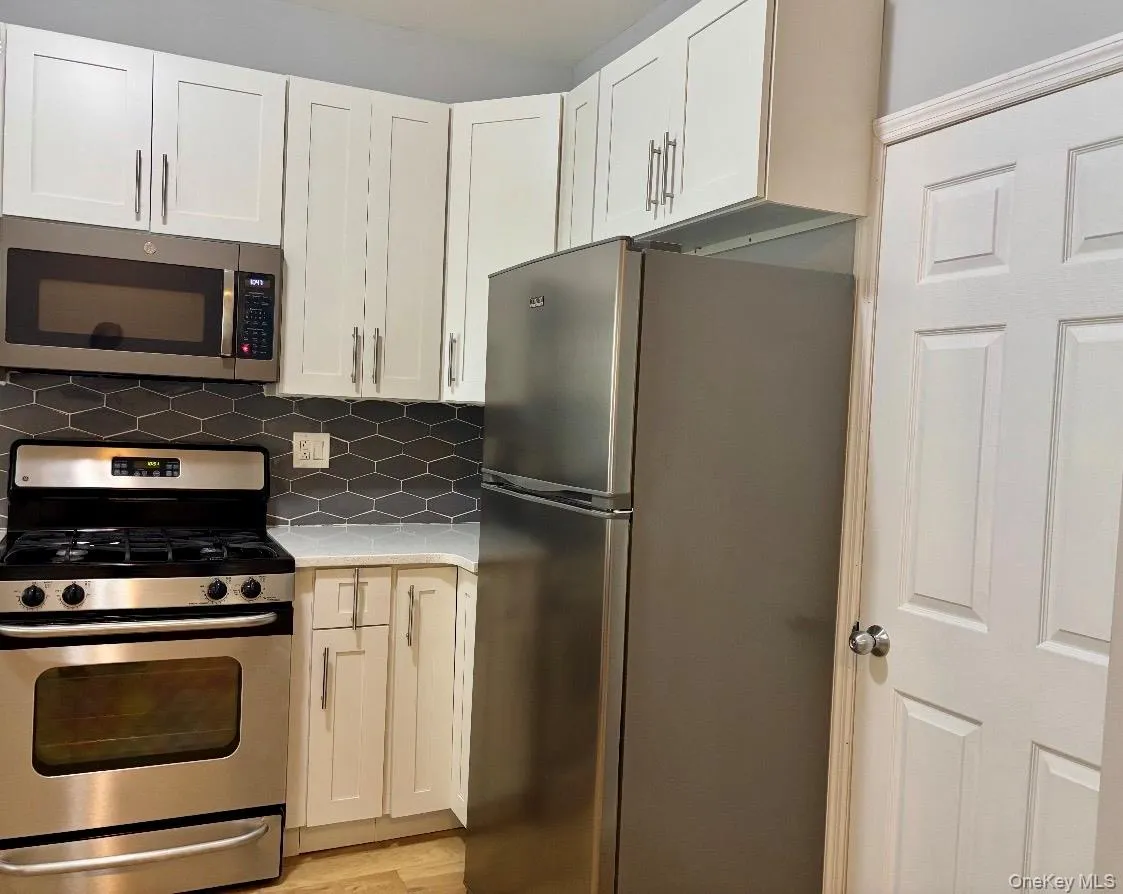980 Thomas Place, Hempstead, NY, 2 Bedroom Bedrooms, 5 Room Rooms,1 BathroomBathrooms,Residential Lease,For Rent,Thomas,0,1041401 980 Thomas Place, Hempstead, NY, 2 Bedroom Bedrooms, 5 Room Rooms,1 BathroomBathrooms,Residential Lease,For Rent,Thomas,0,1041401