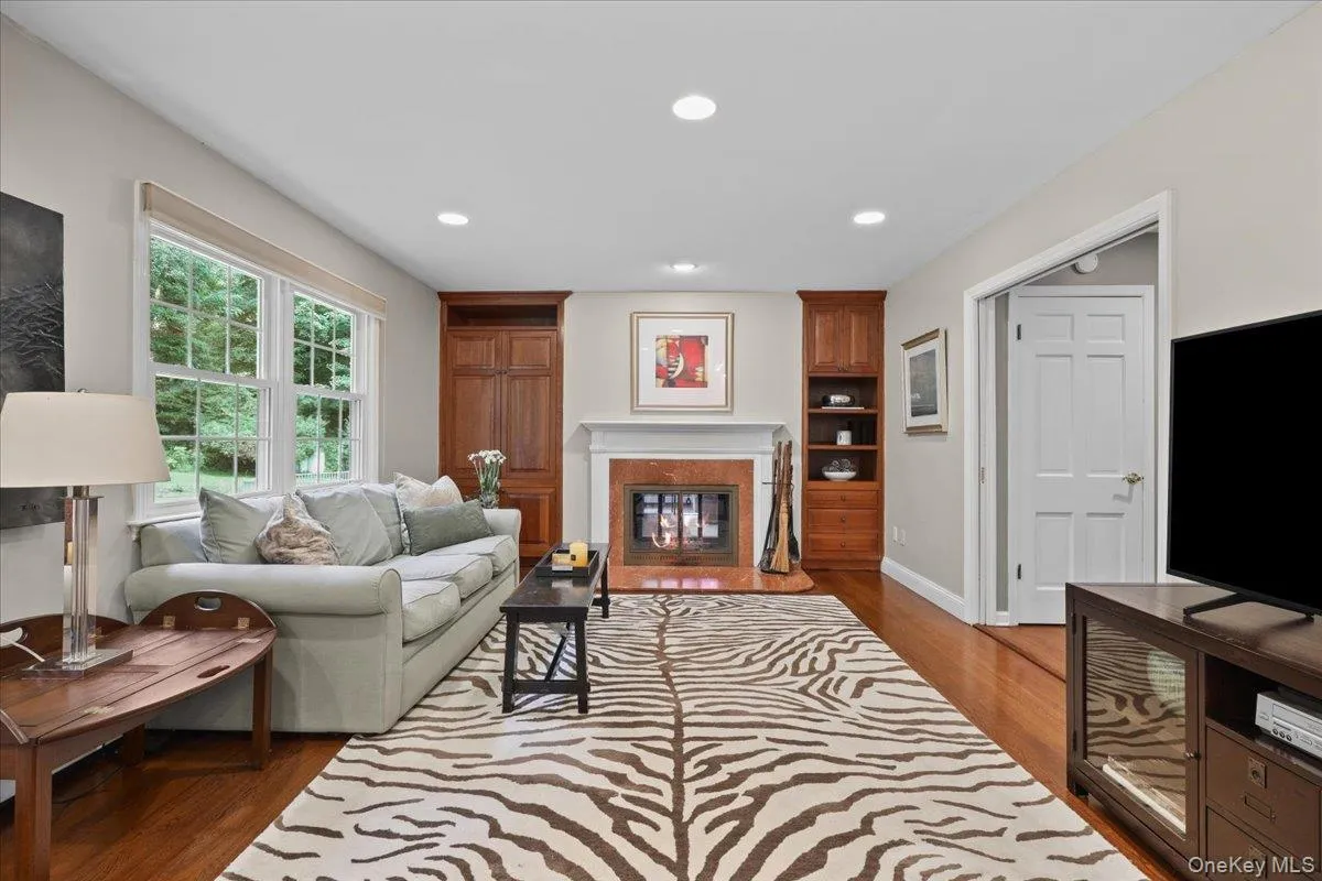 Open to the kitchen. Open to the kitchen.