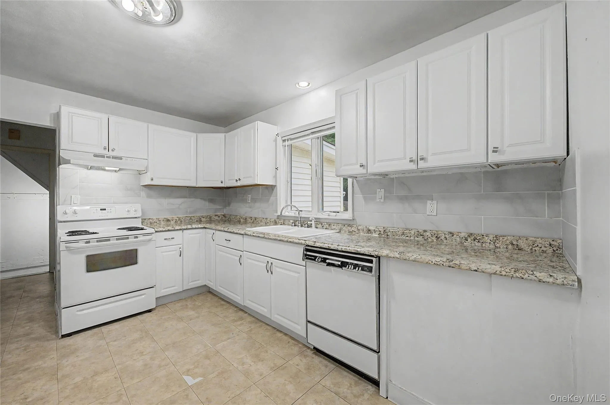 87 Daly Road, Huntington, NY, 2 Bedrooms Bedrooms, 5 Rooms Rooms,2 BathroomsBathrooms,Residential,For Rent,Daly,0,1041408 87 Daly Road, Huntington, NY, 2 Bedrooms Bedrooms, 5 Rooms Rooms,2 BathroomsBathrooms,Residential,For Rent,Daly,0,1041408