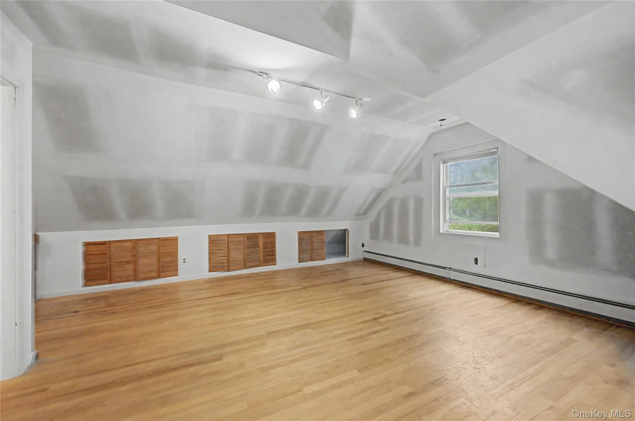87 Daly Road, Huntington, NY, 2 Bedrooms Bedrooms, 5 Rooms Rooms,2 BathroomsBathrooms,Residential,For Rent,Daly,0,1041408 87 Daly Road, Huntington, NY, 2 Bedrooms Bedrooms, 5 Rooms Rooms,2 BathroomsBathrooms,Residential,For Rent,Daly,0,1041408