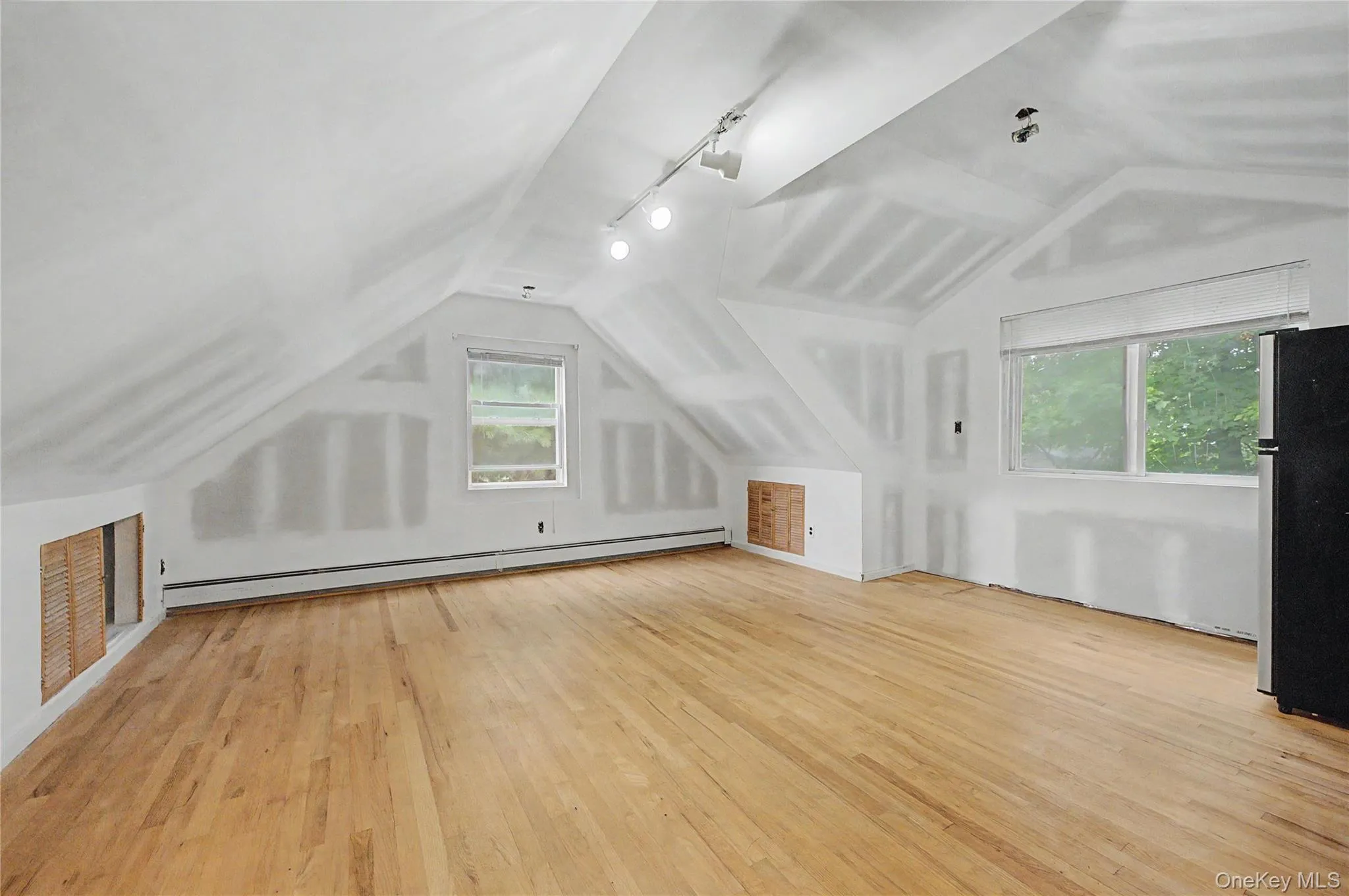 87 Daly Road, Huntington, NY, 2 Bedrooms Bedrooms, 5 Rooms Rooms,2 BathroomsBathrooms,Residential,For Rent,Daly,0,1041408 87 Daly Road, Huntington, NY, 2 Bedrooms Bedrooms, 5 Rooms Rooms,2 BathroomsBathrooms,Residential,For Rent,Daly,0,1041408