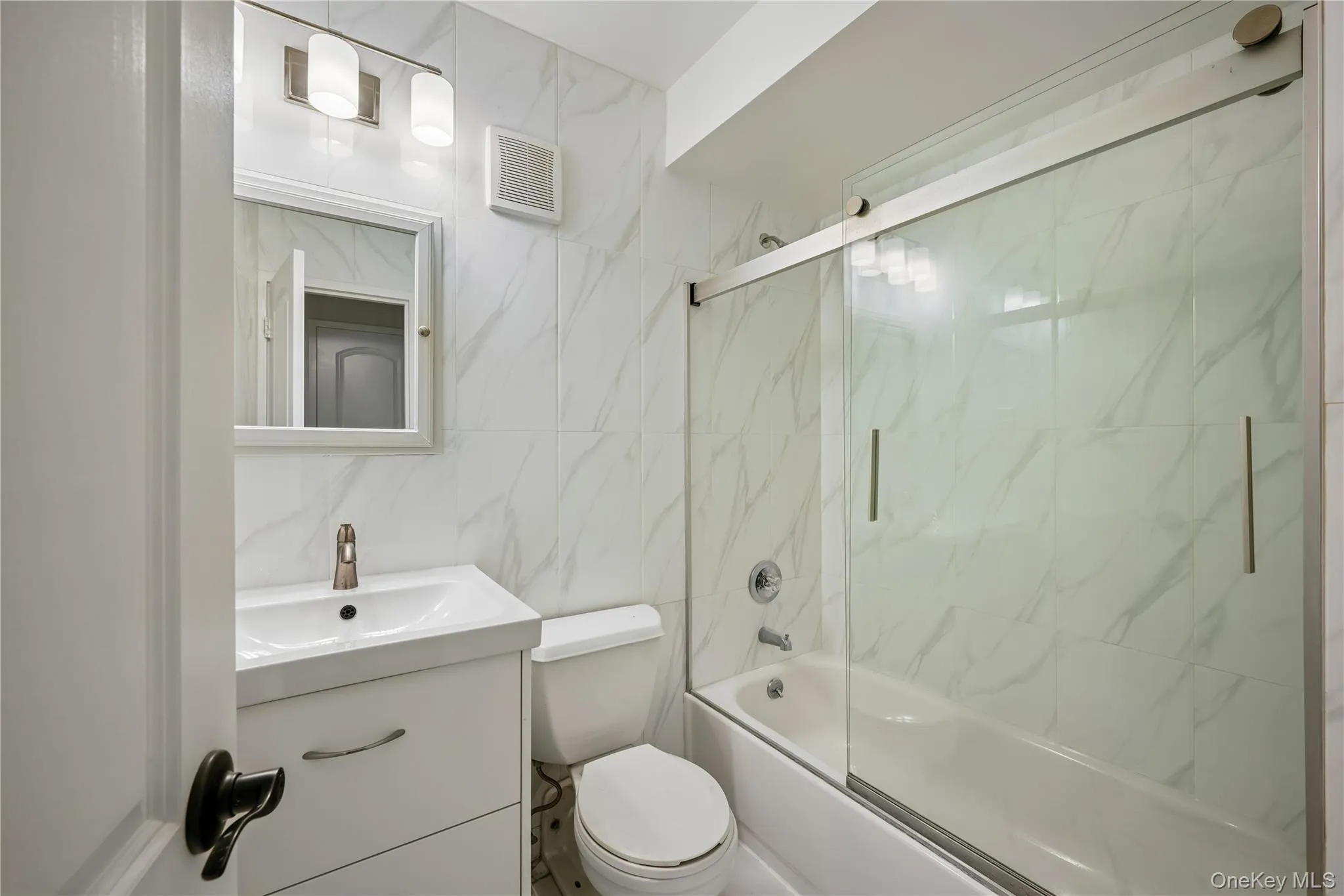 14726 Roosevelt Avenue, New York, NY, 3 Bedrooms Bedrooms, 6 Rooms Rooms,2 BathroomsBathrooms,Residential,For Rent,Roosevelt,0,1041410 14726 Roosevelt Avenue, New York, NY, 3 Bedrooms Bedrooms, 6 Rooms Rooms,2 BathroomsBathrooms,Residential,For Rent,Roosevelt,0,1041410