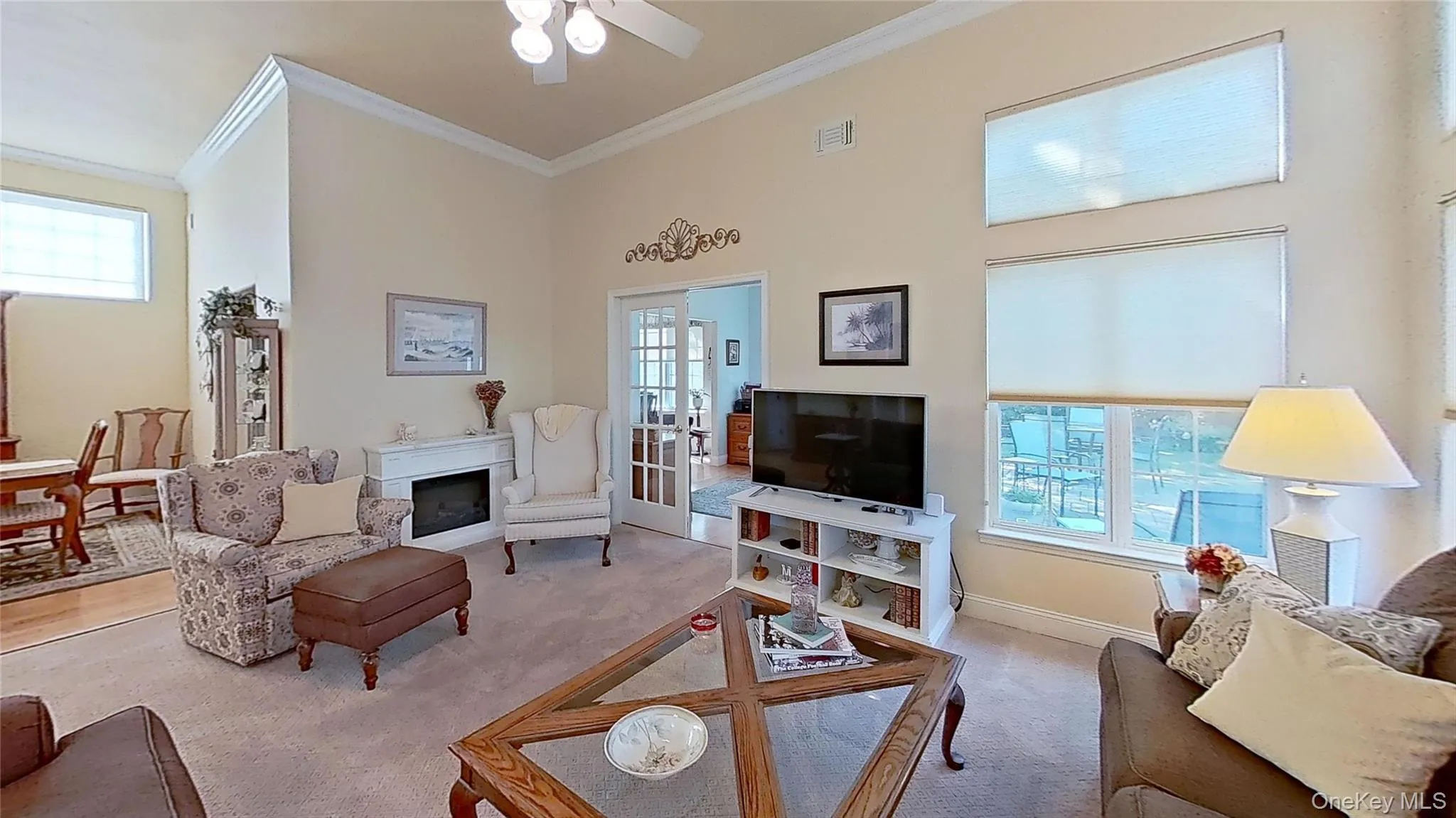 11-foot ceilings enhance this open, light, bright, and airy floor plan. 11-foot ceilings enhance this open, light, bright, and airy floor plan.