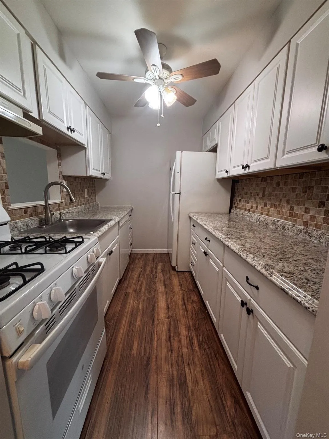 203 Lake Pointe Circle, Brookhaven, NY, 2 Bedrooms Bedrooms, 4 Rooms Rooms,1 BathroomBathrooms,Residential,For Rent,Lake Pointe,0,1041416 203 Lake Pointe Circle, Brookhaven, NY, 2 Bedrooms Bedrooms, 4 Rooms Rooms,1 BathroomBathrooms,Residential,For Rent,Lake Pointe,0,1041416