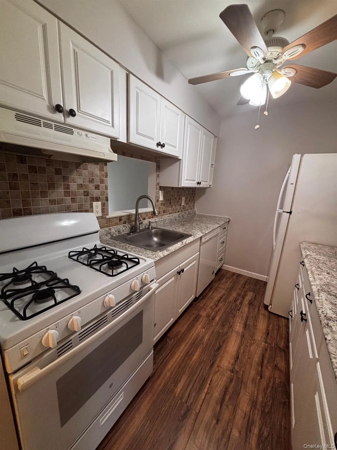 203 Lake Pointe Circle, Brookhaven, NY, 2 Bedrooms Bedrooms, 4 Rooms Rooms,1 BathroomBathrooms,Residential,For Rent,Lake Pointe,0,1041416 203 Lake Pointe Circle, Brookhaven, NY, 2 Bedrooms Bedrooms, 4 Rooms Rooms,1 BathroomBathrooms,Residential,For Rent,Lake Pointe,0,1041416