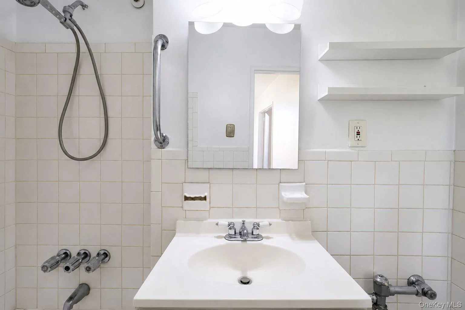 59-30 108th Street, New York, NY, 1 Bedroom Bedrooms, 5 Rooms Rooms,1 BathroomBathrooms,Residential,For Rent,108th,0,1041421 59-30 108th Street, New York, NY, 1 Bedroom Bedrooms, 5 Rooms Rooms,1 BathroomBathrooms,Residential,For Rent,108th,0,1041421