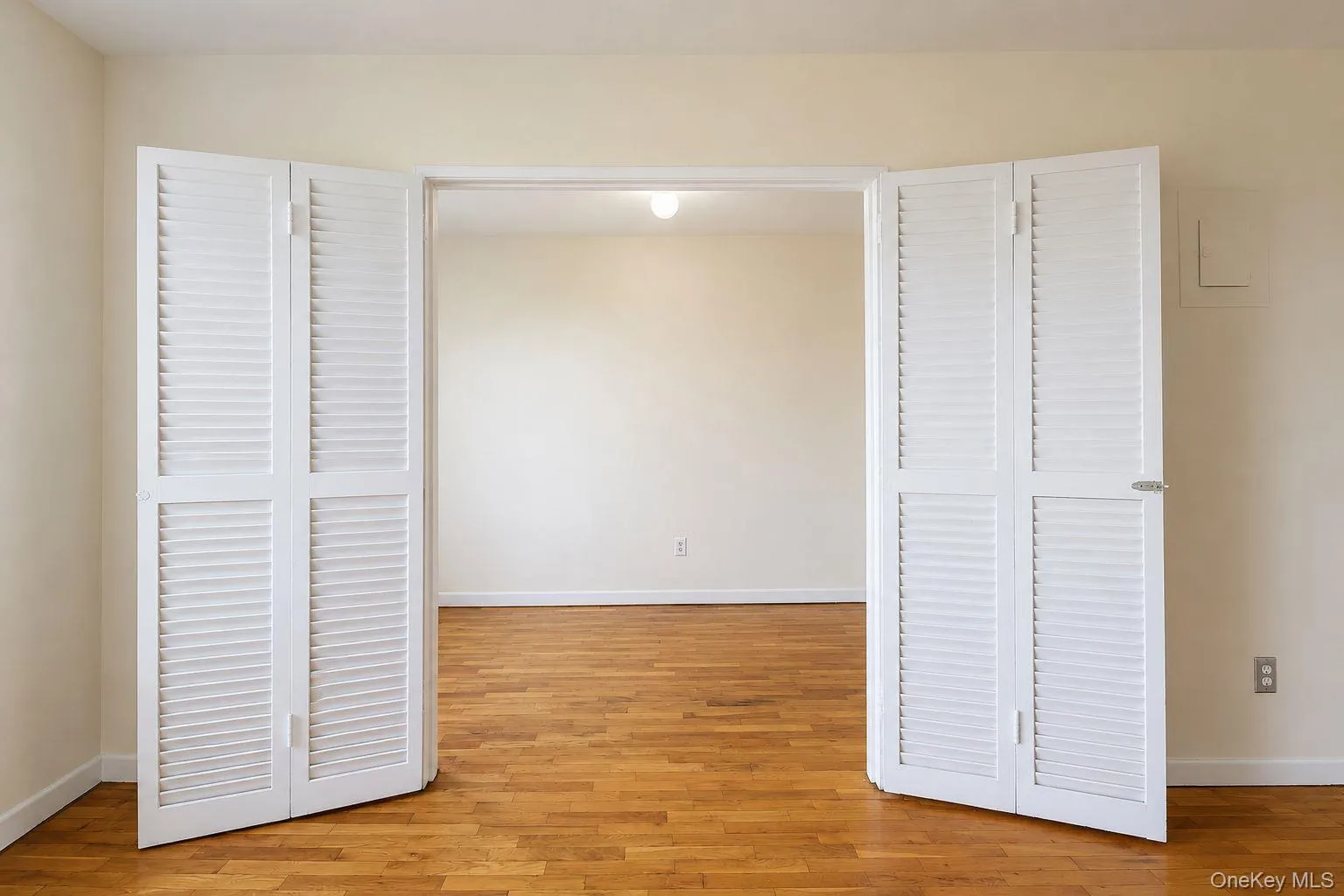 59-30 108th Street, New York, NY, 1 Bedroom Bedrooms, 5 Rooms Rooms,1 BathroomBathrooms,Residential,For Rent,108th,0,1041421 59-30 108th Street, New York, NY, 1 Bedroom Bedrooms, 5 Rooms Rooms,1 BathroomBathrooms,Residential,For Rent,108th,0,1041421