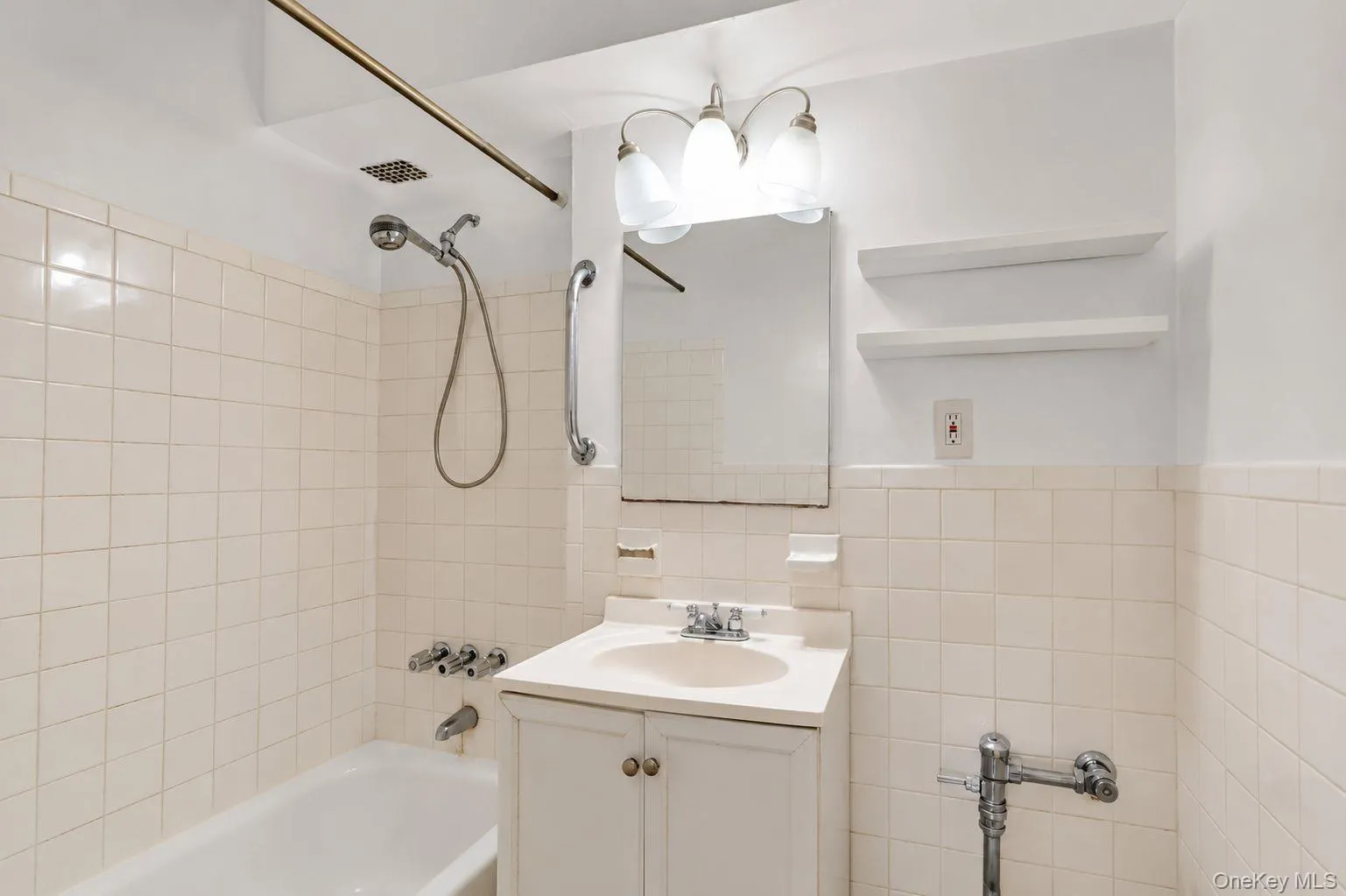 59-30 108th Street, New York, NY, 1 Bedroom Bedrooms, 5 Rooms Rooms,1 BathroomBathrooms,Residential,For Rent,108th,0,1041421 59-30 108th Street, New York, NY, 1 Bedroom Bedrooms, 5 Rooms Rooms,1 BathroomBathrooms,Residential,For Rent,108th,0,1041421