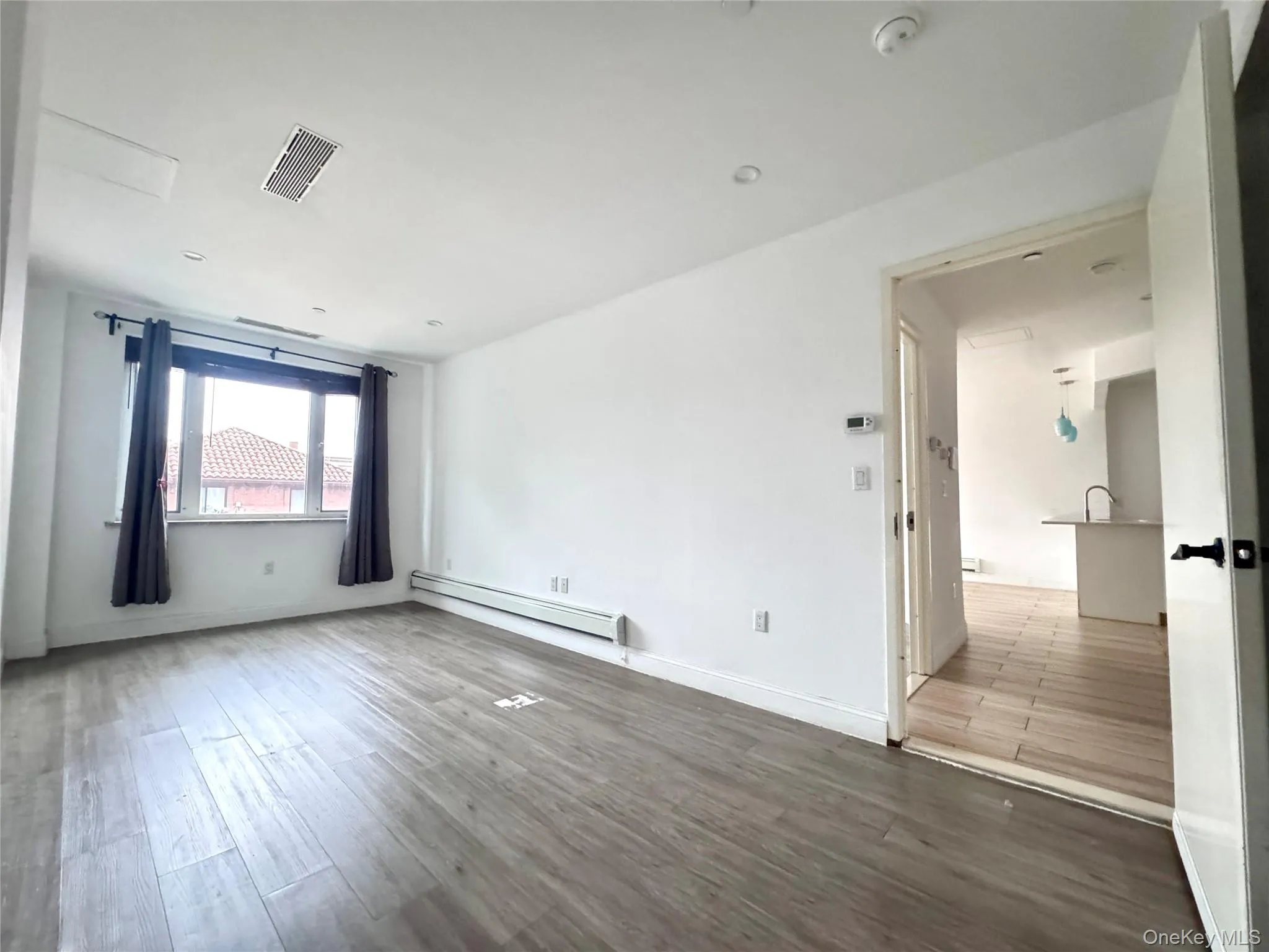 136-20 Booth Memorial Avenue, New York, NY, 2 Bedrooms Bedrooms, 5 Rooms Rooms,2 BathroomsBathrooms,Residential,For Rent,Booth Memorial,0,1041423 136-20 Booth Memorial Avenue, New York, NY, 2 Bedrooms Bedrooms, 5 Rooms Rooms,2 BathroomsBathrooms,Residential,For Rent,Booth Memorial,0,1041423