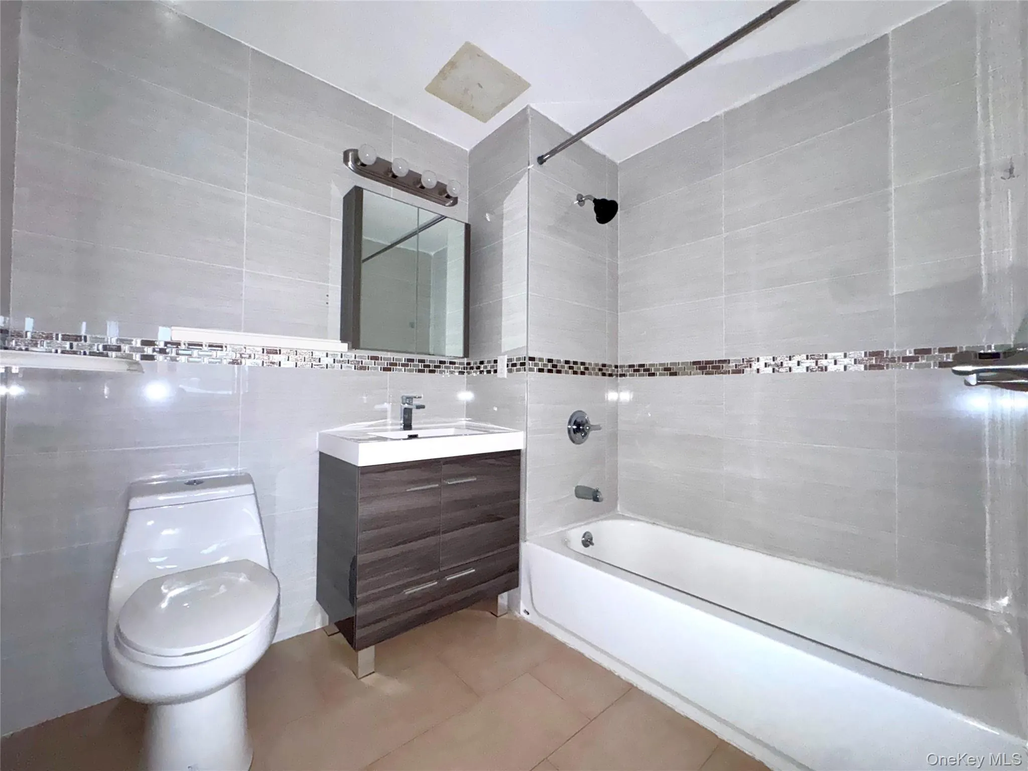 136-20 Booth Memorial Avenue, New York, NY, 2 Bedrooms Bedrooms, 5 Rooms Rooms,2 BathroomsBathrooms,Residential,For Rent,Booth Memorial,0,1041423 136-20 Booth Memorial Avenue, New York, NY, 2 Bedrooms Bedrooms, 5 Rooms Rooms,2 BathroomsBathrooms,Residential,For Rent,Booth Memorial,0,1041423