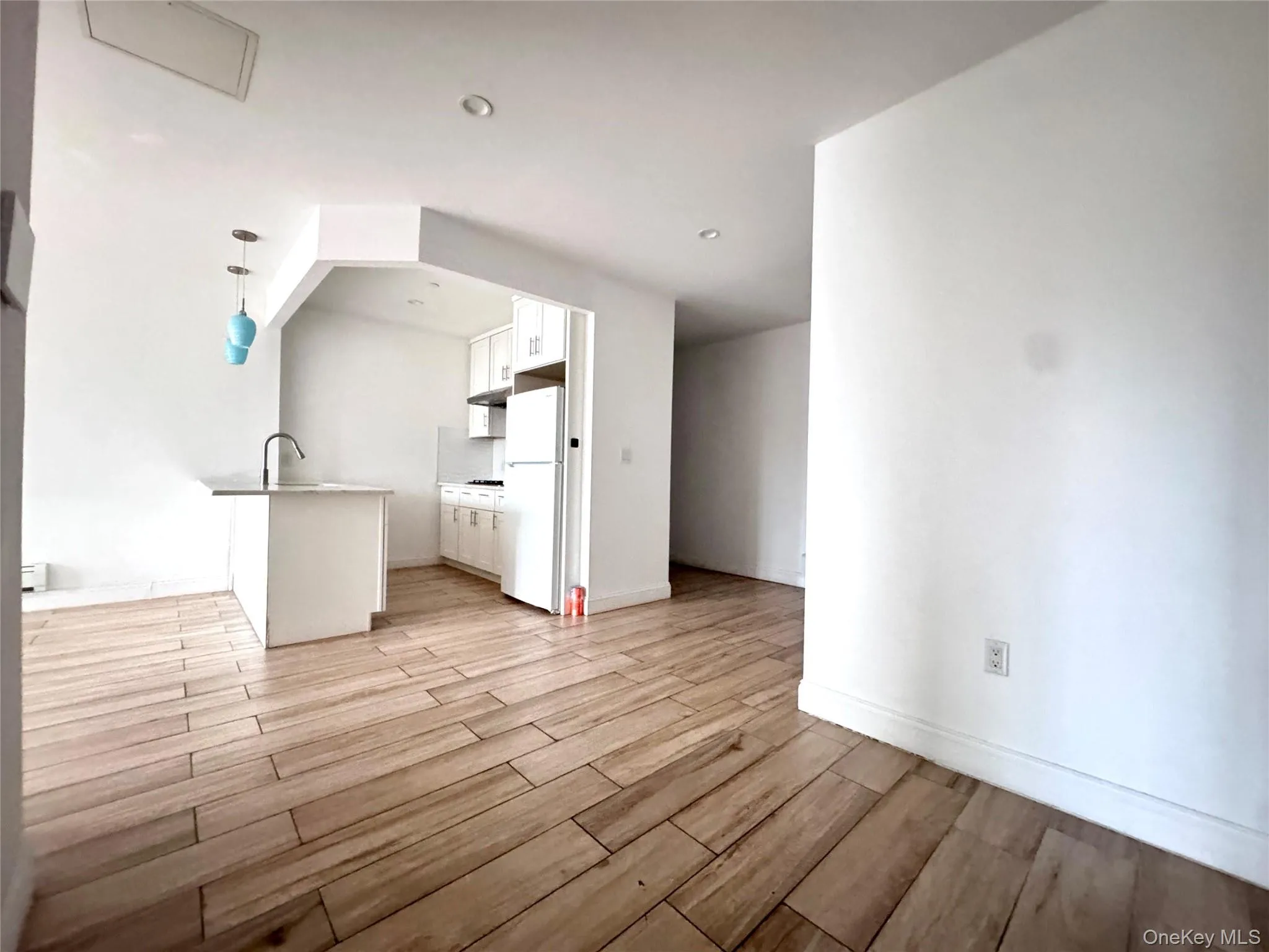 136-20 Booth Memorial Avenue, New York, NY, 2 Bedrooms Bedrooms, 5 Rooms Rooms,2 BathroomsBathrooms,Residential,For Rent,Booth Memorial,0,1041423 136-20 Booth Memorial Avenue, New York, NY, 2 Bedrooms Bedrooms, 5 Rooms Rooms,2 BathroomsBathrooms,Residential,For Rent,Booth Memorial,0,1041423
