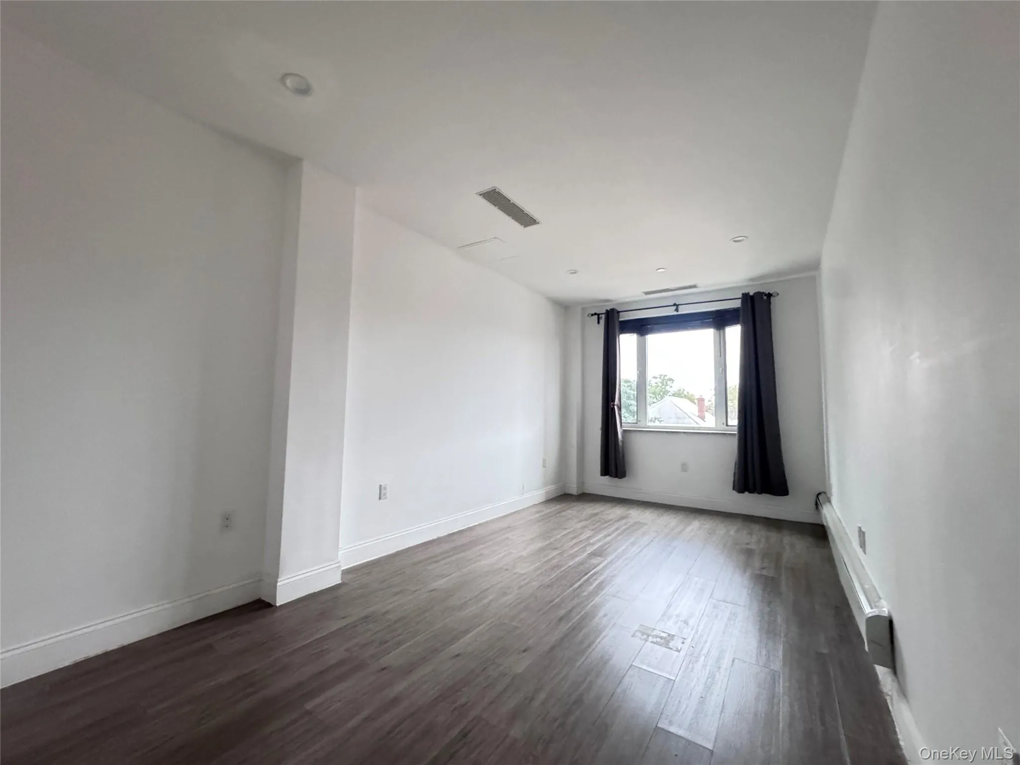 136-20 Booth Memorial Avenue, New York, NY, 2 Bedrooms Bedrooms, 5 Rooms Rooms,2 BathroomsBathrooms,Residential,For Rent,Booth Memorial,0,1041423 136-20 Booth Memorial Avenue, New York, NY, 2 Bedrooms Bedrooms, 5 Rooms Rooms,2 BathroomsBathrooms,Residential,For Rent,Booth Memorial,0,1041423