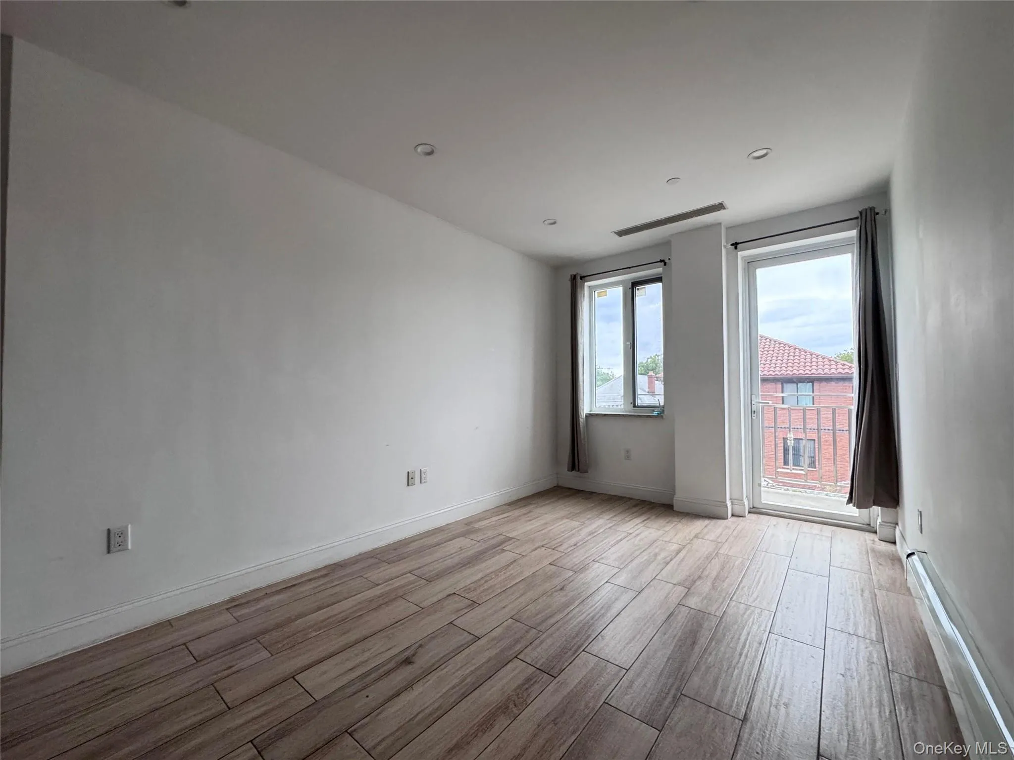 136-20 Booth Memorial Avenue, New York, NY, 2 Bedrooms Bedrooms, 5 Rooms Rooms,2 BathroomsBathrooms,Residential,For Rent,Booth Memorial,0,1041423 136-20 Booth Memorial Avenue, New York, NY, 2 Bedrooms Bedrooms, 5 Rooms Rooms,2 BathroomsBathrooms,Residential,For Rent,Booth Memorial,0,1041423