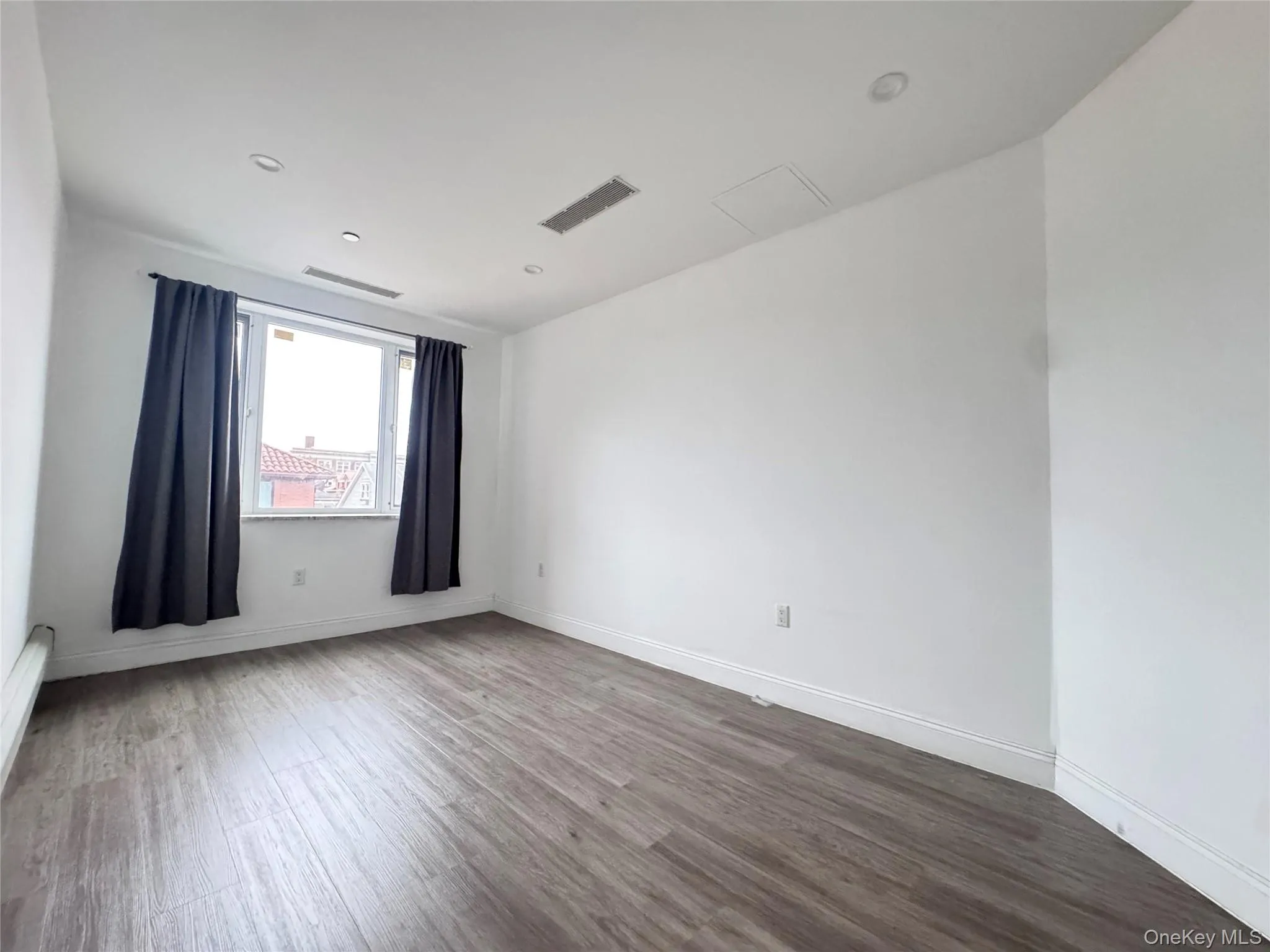 136-20 Booth Memorial Avenue, New York, NY, 2 Bedrooms Bedrooms, 5 Rooms Rooms,2 BathroomsBathrooms,Residential,For Rent,Booth Memorial,0,1041423 136-20 Booth Memorial Avenue, New York, NY, 2 Bedrooms Bedrooms, 5 Rooms Rooms,2 BathroomsBathrooms,Residential,For Rent,Booth Memorial,0,1041423