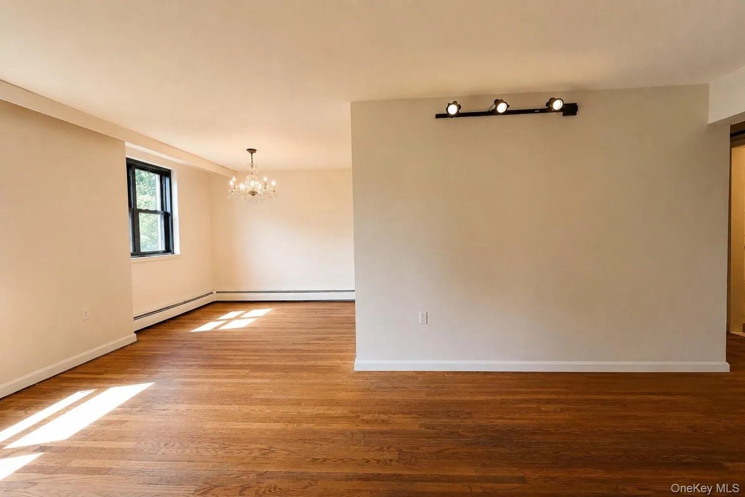 99-35 59th Avenue, New York, NY, 2 Bedrooms Bedrooms, 6 Rooms Rooms,1 BathroomBathrooms,Residential,For Rent,59th,0,1041424 99-35 59th Avenue, New York, NY, 2 Bedrooms Bedrooms, 6 Rooms Rooms,1 BathroomBathrooms,Residential,For Rent,59th,0,1041424