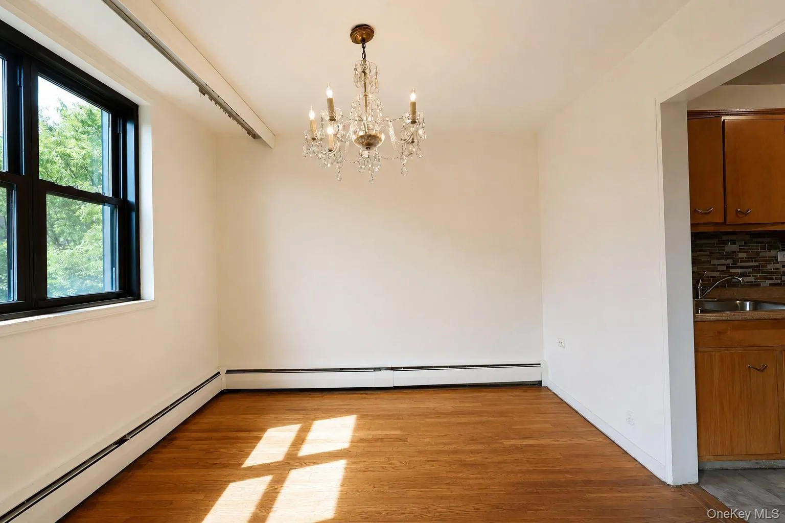 99-35 59th Avenue, New York, NY, 2 Bedrooms Bedrooms, 6 Rooms Rooms,1 BathroomBathrooms,Residential,For Rent,59th,0,1041424 99-35 59th Avenue, New York, NY, 2 Bedrooms Bedrooms, 6 Rooms Rooms,1 BathroomBathrooms,Residential,For Rent,59th,0,1041424