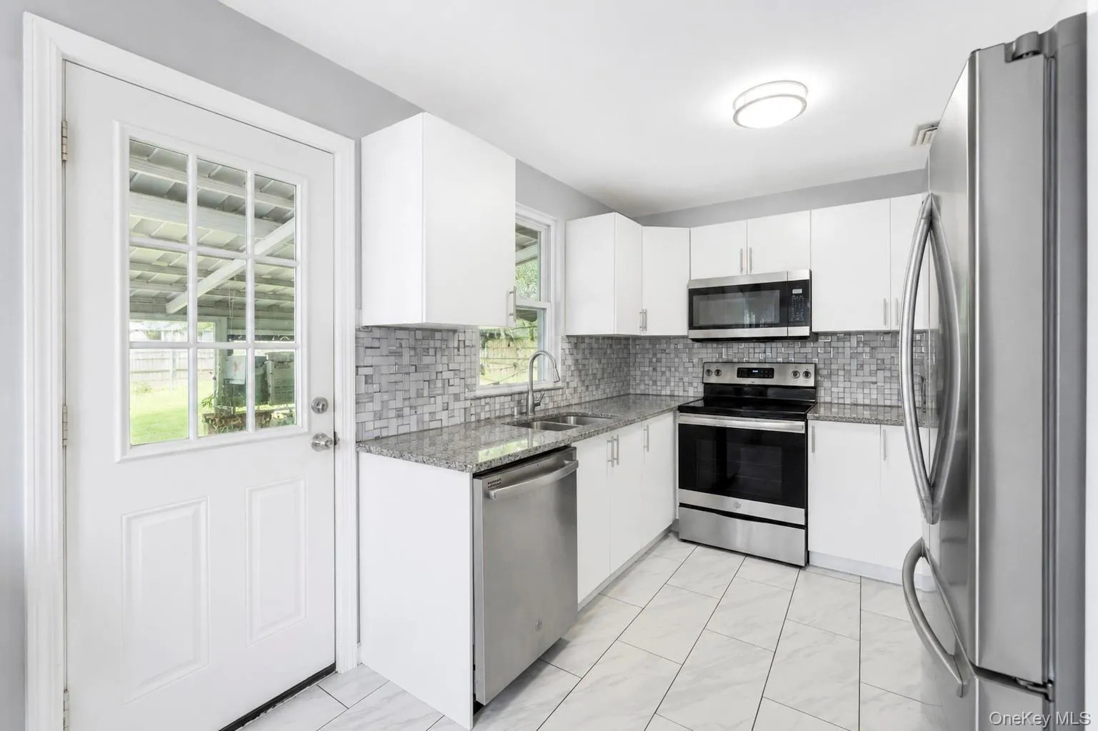 666 Rosevale Avenue, Islip, NY, 3 Bedrooms Bedrooms, 5 Rooms Rooms,3 BathroomsBathrooms,Residential,For Rent,Rosevale,0,1041427 666 Rosevale Avenue, Islip, NY, 3 Bedrooms Bedrooms, 5 Rooms Rooms,3 BathroomsBathrooms,Residential,For Rent,Rosevale,0,1041427