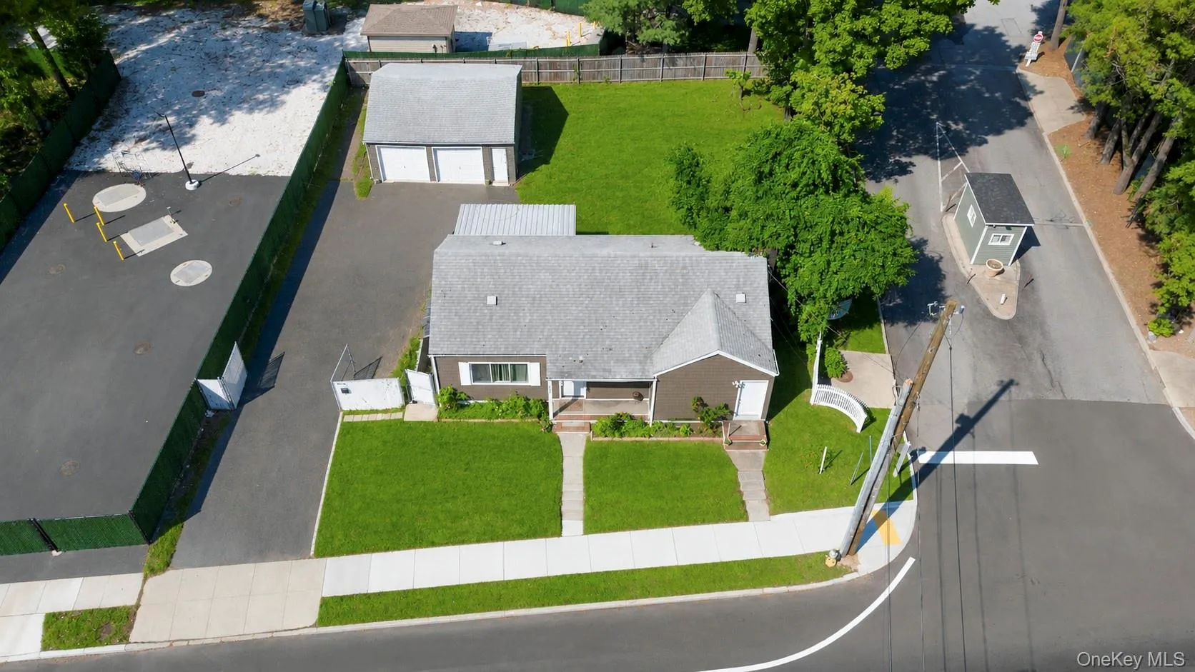 666 Rosevale Avenue, Islip, NY, 3 Bedrooms Bedrooms, 5 Rooms Rooms,3 BathroomsBathrooms,Residential,For Rent,Rosevale,0,1041427 666 Rosevale Avenue, Islip, NY, 3 Bedrooms Bedrooms, 5 Rooms Rooms,3 BathroomsBathrooms,Residential,For Rent,Rosevale,0,1041427