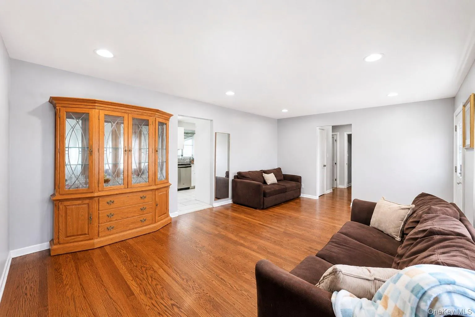 666 Rosevale Avenue, Islip, NY, 3 Bedrooms Bedrooms, 5 Rooms Rooms,3 BathroomsBathrooms,Residential,For Rent,Rosevale,0,1041427 666 Rosevale Avenue, Islip, NY, 3 Bedrooms Bedrooms, 5 Rooms Rooms,3 BathroomsBathrooms,Residential,For Rent,Rosevale,0,1041427