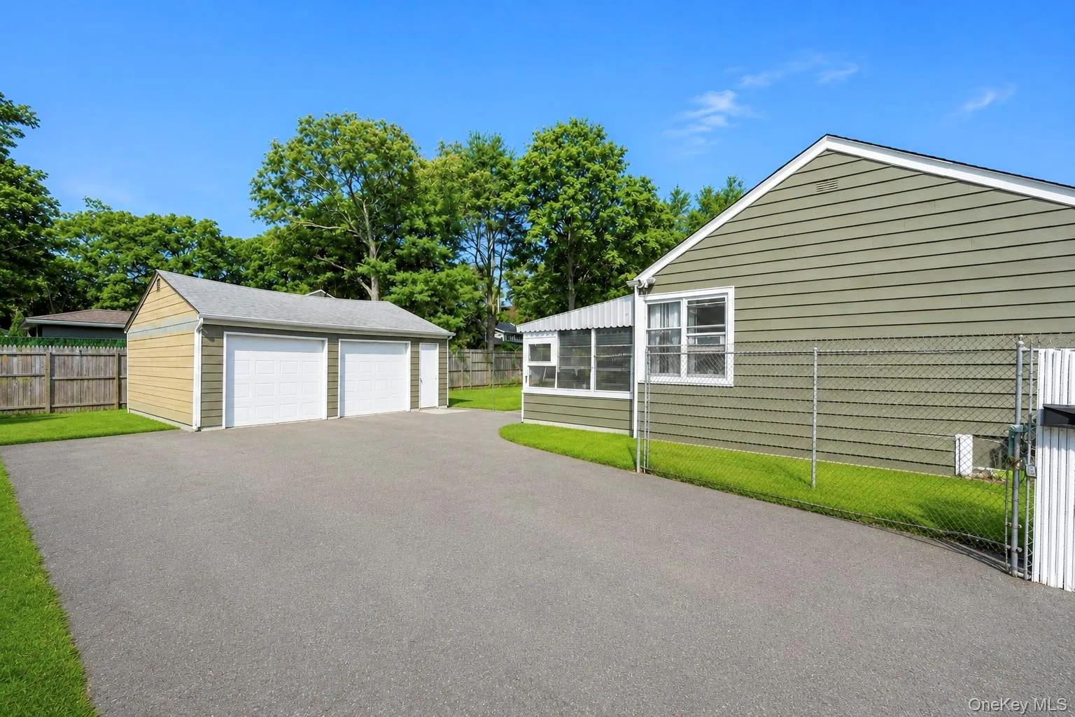 666 Rosevale Avenue, Islip, NY, 3 Bedrooms Bedrooms, 5 Rooms Rooms,3 BathroomsBathrooms,Residential,For Rent,Rosevale,0,1041427 666 Rosevale Avenue, Islip, NY, 3 Bedrooms Bedrooms, 5 Rooms Rooms,3 BathroomsBathrooms,Residential,For Rent,Rosevale,0,1041427