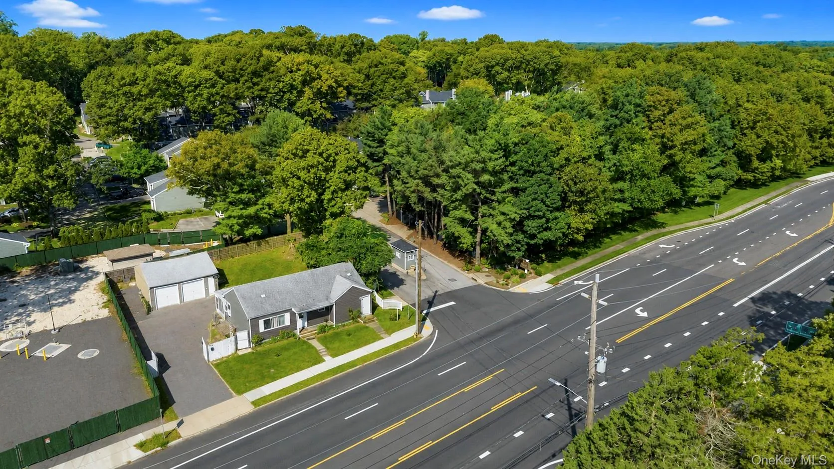 666 Rosevale Avenue, Islip, NY, 3 Bedrooms Bedrooms, 5 Rooms Rooms,3 BathroomsBathrooms,Residential,For Rent,Rosevale,0,1041427 666 Rosevale Avenue, Islip, NY, 3 Bedrooms Bedrooms, 5 Rooms Rooms,3 BathroomsBathrooms,Residential,For Rent,Rosevale,0,1041427