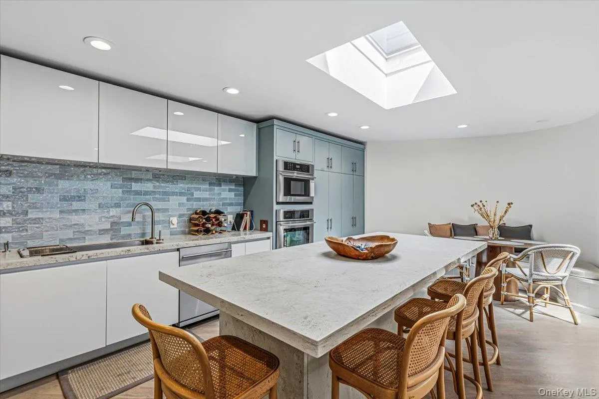 3 Quantuck Bay Lane, Southampton, NY, 4 Bedrooms Bedrooms, 18 Rooms Rooms,4 BathroomsBathrooms,Residential,For Rent,Quantuck Bay,0,1041432 3 Quantuck Bay Lane, Southampton, NY, 4 Bedrooms Bedrooms, 18 Rooms Rooms,4 BathroomsBathrooms,Residential,For Rent,Quantuck Bay,0,1041432