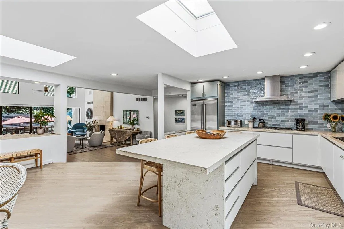 3 Quantuck Bay Lane, Southampton, NY, 4 Bedrooms Bedrooms, 18 Rooms Rooms,4 BathroomsBathrooms,Residential,For Rent,Quantuck Bay,0,1041432 3 Quantuck Bay Lane, Southampton, NY, 4 Bedrooms Bedrooms, 18 Rooms Rooms,4 BathroomsBathrooms,Residential,For Rent,Quantuck Bay,0,1041432