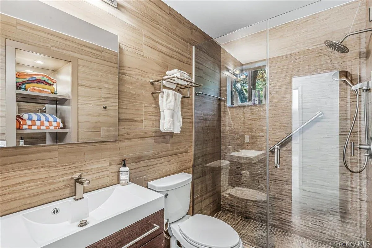 3 Quantuck Bay Lane, Southampton, NY, 4 Bedrooms Bedrooms, 18 Rooms Rooms,4 BathroomsBathrooms,Residential,For Rent,Quantuck Bay,0,1041432 3 Quantuck Bay Lane, Southampton, NY, 4 Bedrooms Bedrooms, 18 Rooms Rooms,4 BathroomsBathrooms,Residential,For Rent,Quantuck Bay,0,1041432