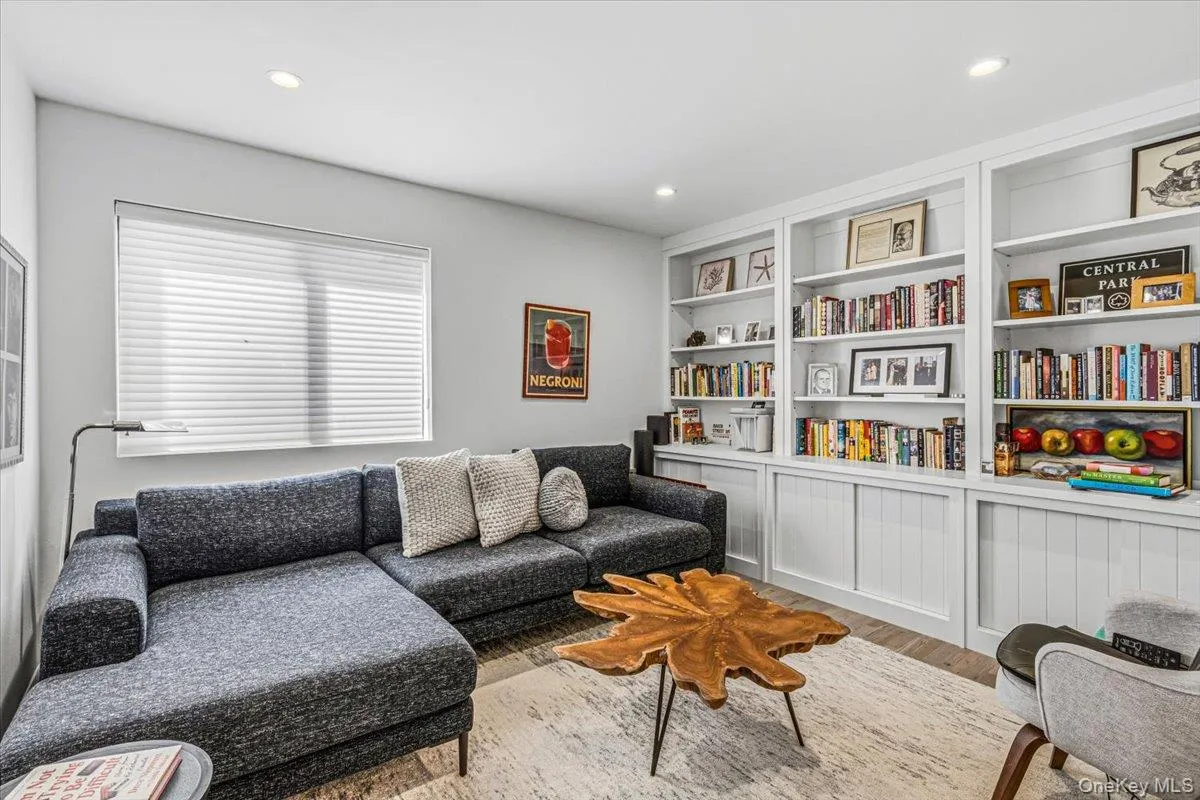 3 Quantuck Bay Lane, Southampton, NY, 4 Bedrooms Bedrooms, 18 Rooms Rooms,4 BathroomsBathrooms,Residential,For Rent,Quantuck Bay,0,1041432 3 Quantuck Bay Lane, Southampton, NY, 4 Bedrooms Bedrooms, 18 Rooms Rooms,4 BathroomsBathrooms,Residential,For Rent,Quantuck Bay,0,1041432