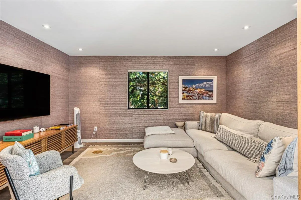 3 Quantuck Bay Lane, Southampton, NY, 4 Bedrooms Bedrooms, 18 Rooms Rooms,4 BathroomsBathrooms,Residential,For Rent,Quantuck Bay,0,1041432 3 Quantuck Bay Lane, Southampton, NY, 4 Bedrooms Bedrooms, 18 Rooms Rooms,4 BathroomsBathrooms,Residential,For Rent,Quantuck Bay,0,1041432