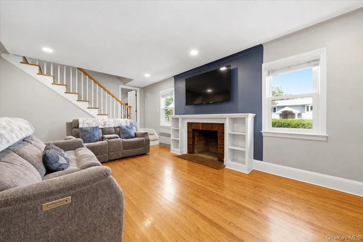 95 Union Street, Hempstead, NY, 3 Bedrooms Bedrooms, 7 Rooms Rooms,2 BathroomsBathrooms,Residential,For Rent,Union,0,1041434 95 Union Street, Hempstead, NY, 3 Bedrooms Bedrooms, 7 Rooms Rooms,2 BathroomsBathrooms,Residential,For Rent,Union,0,1041434