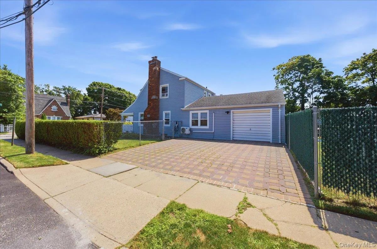 95 Union Street, Hempstead, NY, 3 Bedrooms Bedrooms, 7 Rooms Rooms,2 BathroomsBathrooms,Residential,For Rent,Union,0,1041434 95 Union Street, Hempstead, NY, 3 Bedrooms Bedrooms, 7 Rooms Rooms,2 BathroomsBathrooms,Residential,For Rent,Union,0,1041434