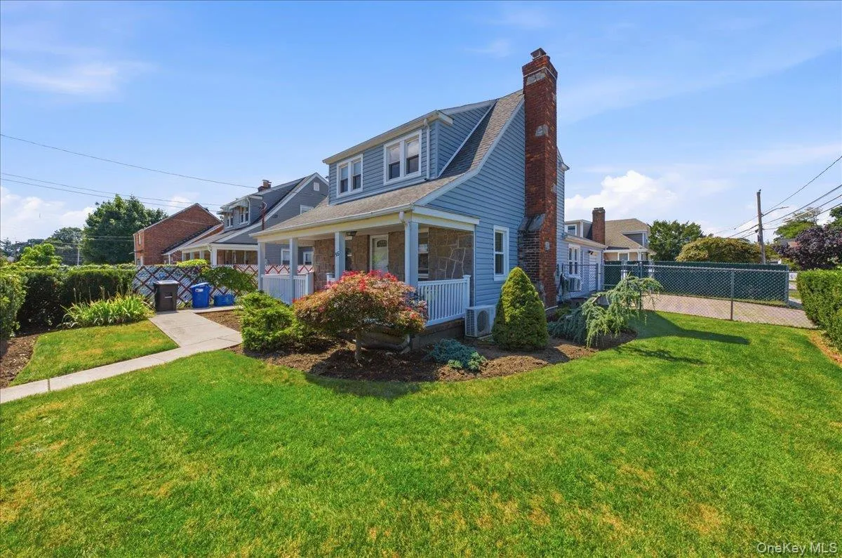 95 Union Street, Hempstead, NY, 3 Bedrooms Bedrooms, 7 Rooms Rooms,2 BathroomsBathrooms,Residential,For Rent,Union,0,1041434 95 Union Street, Hempstead, NY, 3 Bedrooms Bedrooms, 7 Rooms Rooms,2 BathroomsBathrooms,Residential,For Rent,Union,0,1041434