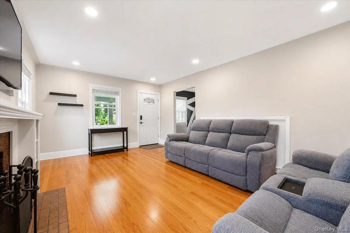 95 Union Street, Hempstead, NY, 3 Bedrooms Bedrooms, 7 Rooms Rooms,2 BathroomsBathrooms,Residential,For Rent,Union,0,1041434 95 Union Street, Hempstead, NY, 3 Bedrooms Bedrooms, 7 Rooms Rooms,2 BathroomsBathrooms,Residential,For Rent,Union,0,1041434