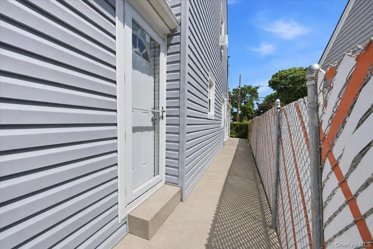 95 Union Street, Hempstead, NY, 3 Bedrooms Bedrooms, 7 Rooms Rooms,2 BathroomsBathrooms,Residential,For Rent,Union,0,1041434 95 Union Street, Hempstead, NY, 3 Bedrooms Bedrooms, 7 Rooms Rooms,2 BathroomsBathrooms,Residential,For Rent,Union,0,1041434