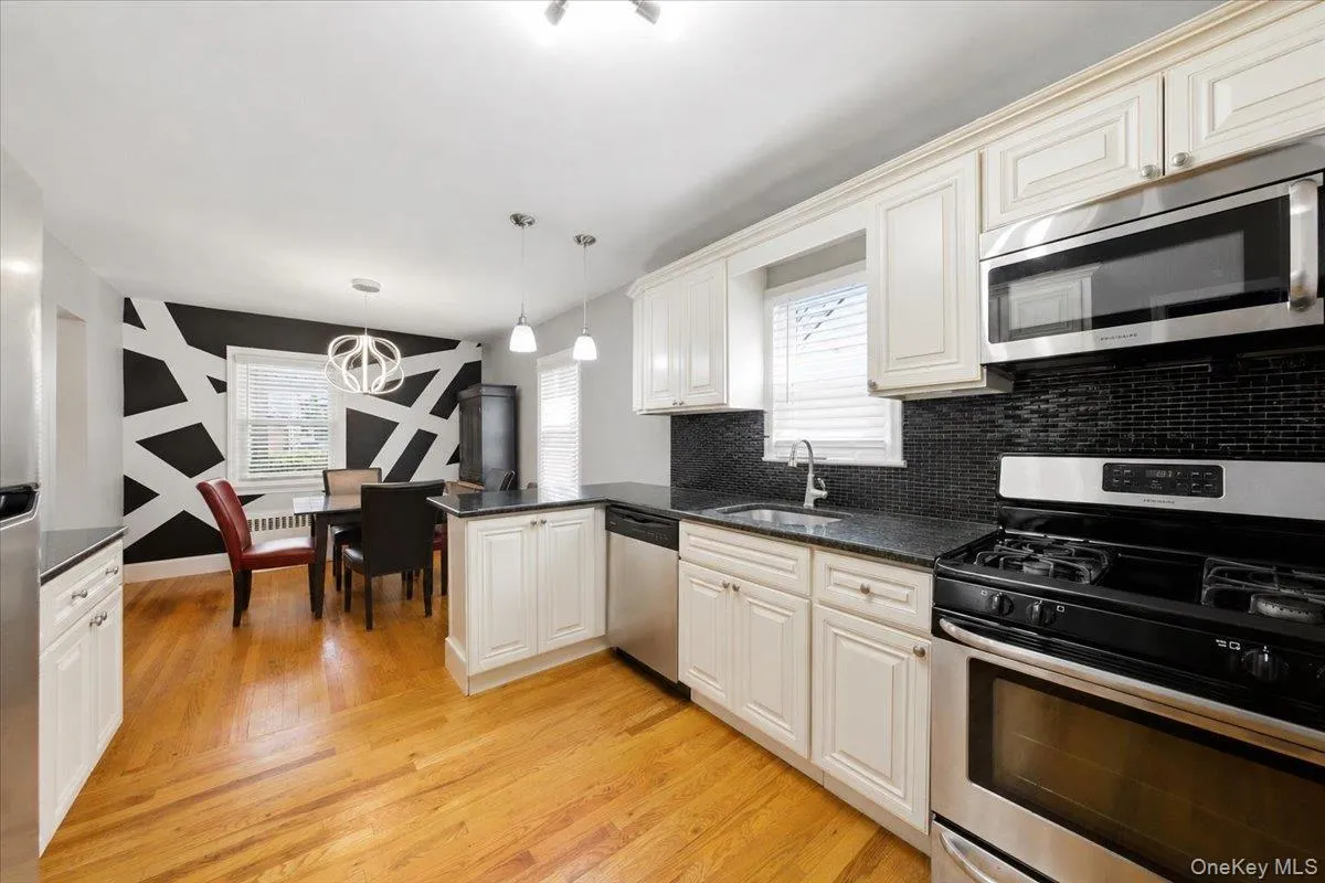 95 Union Street, Hempstead, NY, 3 Bedrooms Bedrooms, 7 Rooms Rooms,2 BathroomsBathrooms,Residential,For Rent,Union,0,1041434 95 Union Street, Hempstead, NY, 3 Bedrooms Bedrooms, 7 Rooms Rooms,2 BathroomsBathrooms,Residential,For Rent,Union,0,1041434