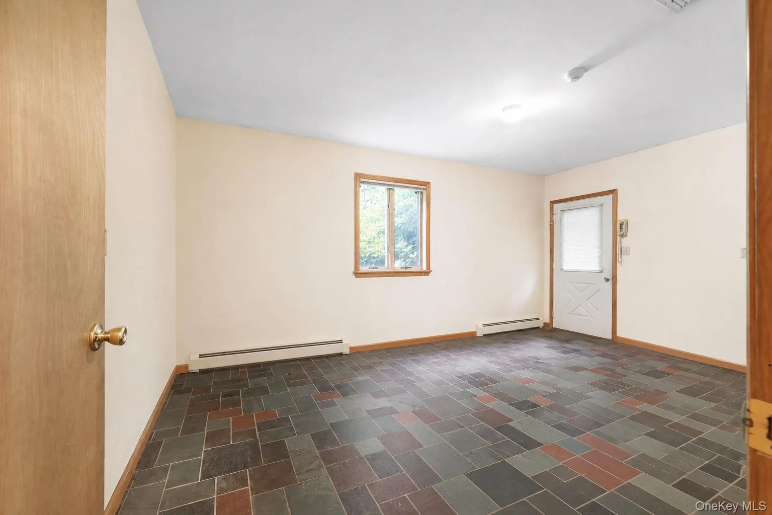 Bonus room altered and contents removed to show size. Bonus room altered and contents removed to show size.
