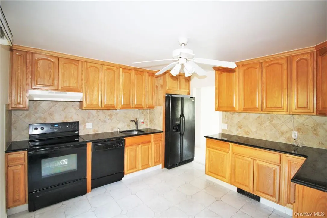 260 Union Valley Road, Carmel, NY, 3 Bedrooms Bedrooms, 6 Rooms Rooms,1 BathroomBathrooms,Residential Lease,For Rent,Union Valley,0,1041454 260 Union Valley Road, Carmel, NY, 3 Bedrooms Bedrooms, 6 Rooms Rooms,1 BathroomBathrooms,Residential Lease,For Rent,Union Valley,0,1041454