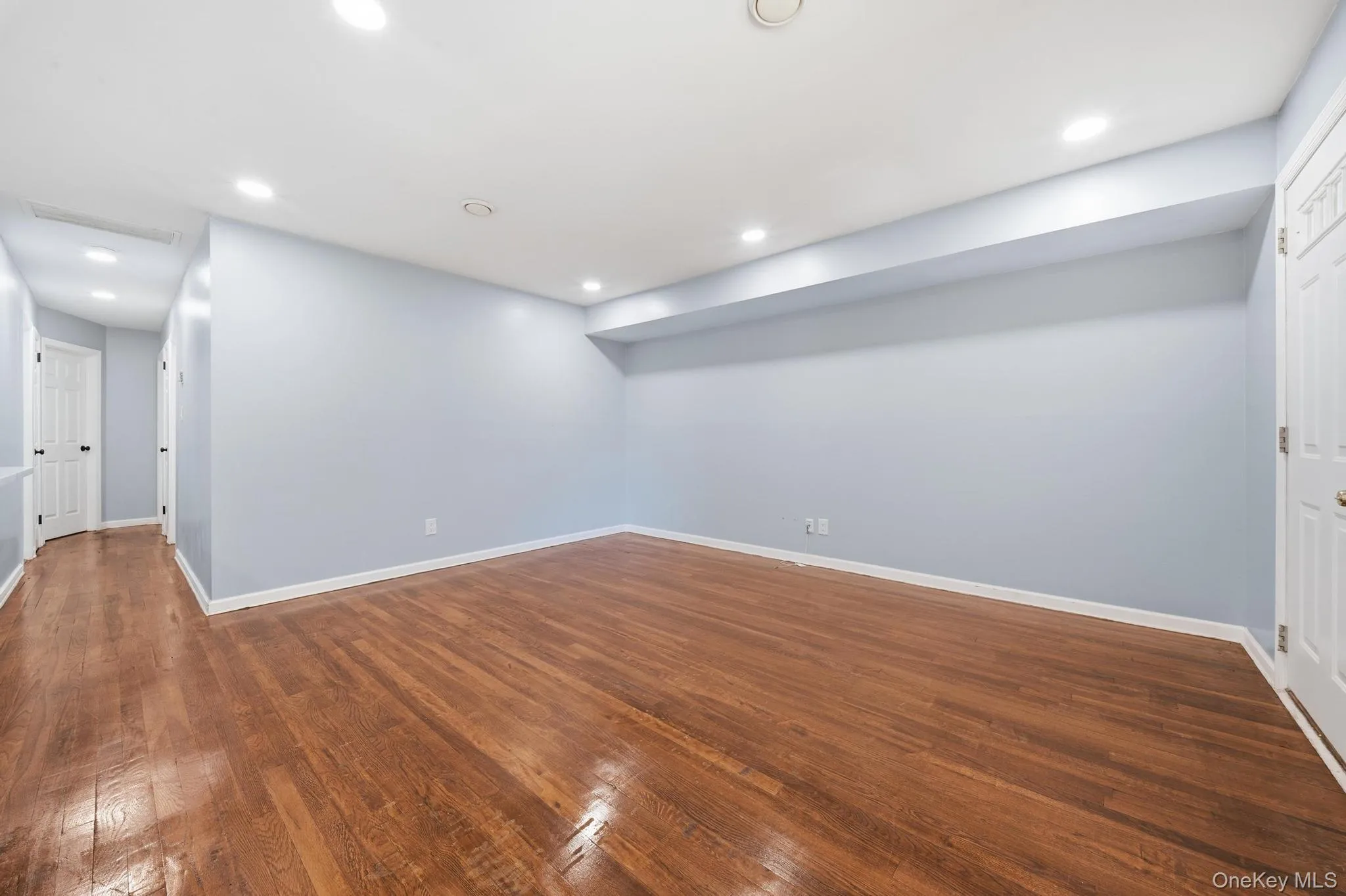 8 Dee, Huntington, NY, 4 Bedrooms Bedrooms, 9 Rooms Rooms,3 BathroomsBathrooms,Residential,For Rent,Dee,0,1041457 8 Dee, Huntington, NY, 4 Bedrooms Bedrooms, 9 Rooms Rooms,3 BathroomsBathrooms,Residential,For Rent,Dee,0,1041457