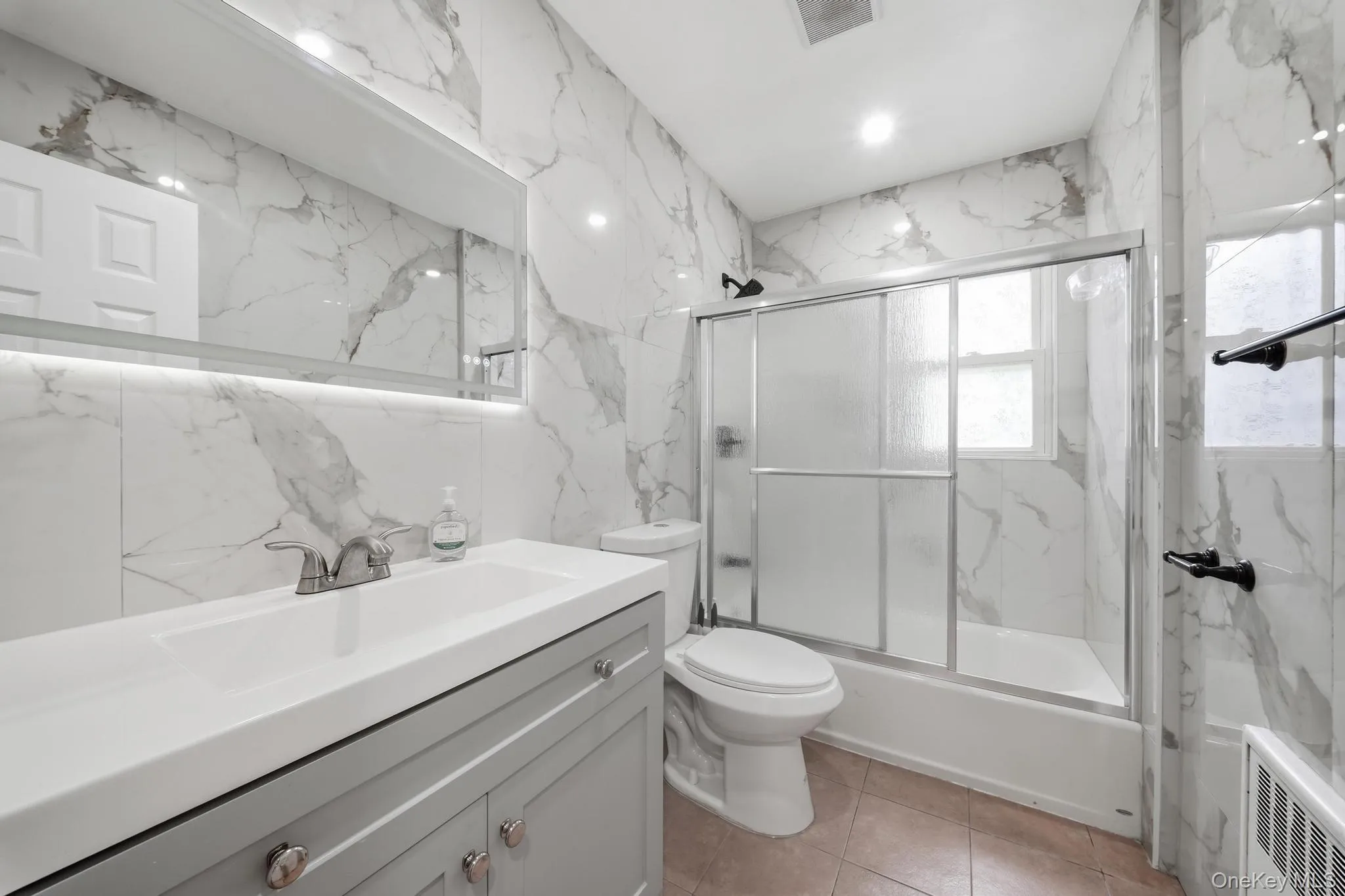 8 Dee, Huntington, NY, 4 Bedrooms Bedrooms, 9 Rooms Rooms,3 BathroomsBathrooms,Residential,For Rent,Dee,0,1041457 8 Dee, Huntington, NY, 4 Bedrooms Bedrooms, 9 Rooms Rooms,3 BathroomsBathrooms,Residential,For Rent,Dee,0,1041457