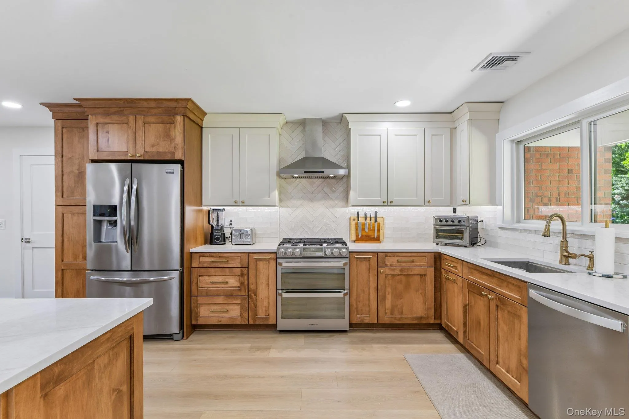 230 Union Avenue, Islip, NY, 3 Bedrooms Bedrooms, 7 Rooms Rooms,3 BathroomsBathrooms,Residential,For Rent,Union,0,1041461 230 Union Avenue, Islip, NY, 3 Bedrooms Bedrooms, 7 Rooms Rooms,3 BathroomsBathrooms,Residential,For Rent,Union,0,1041461