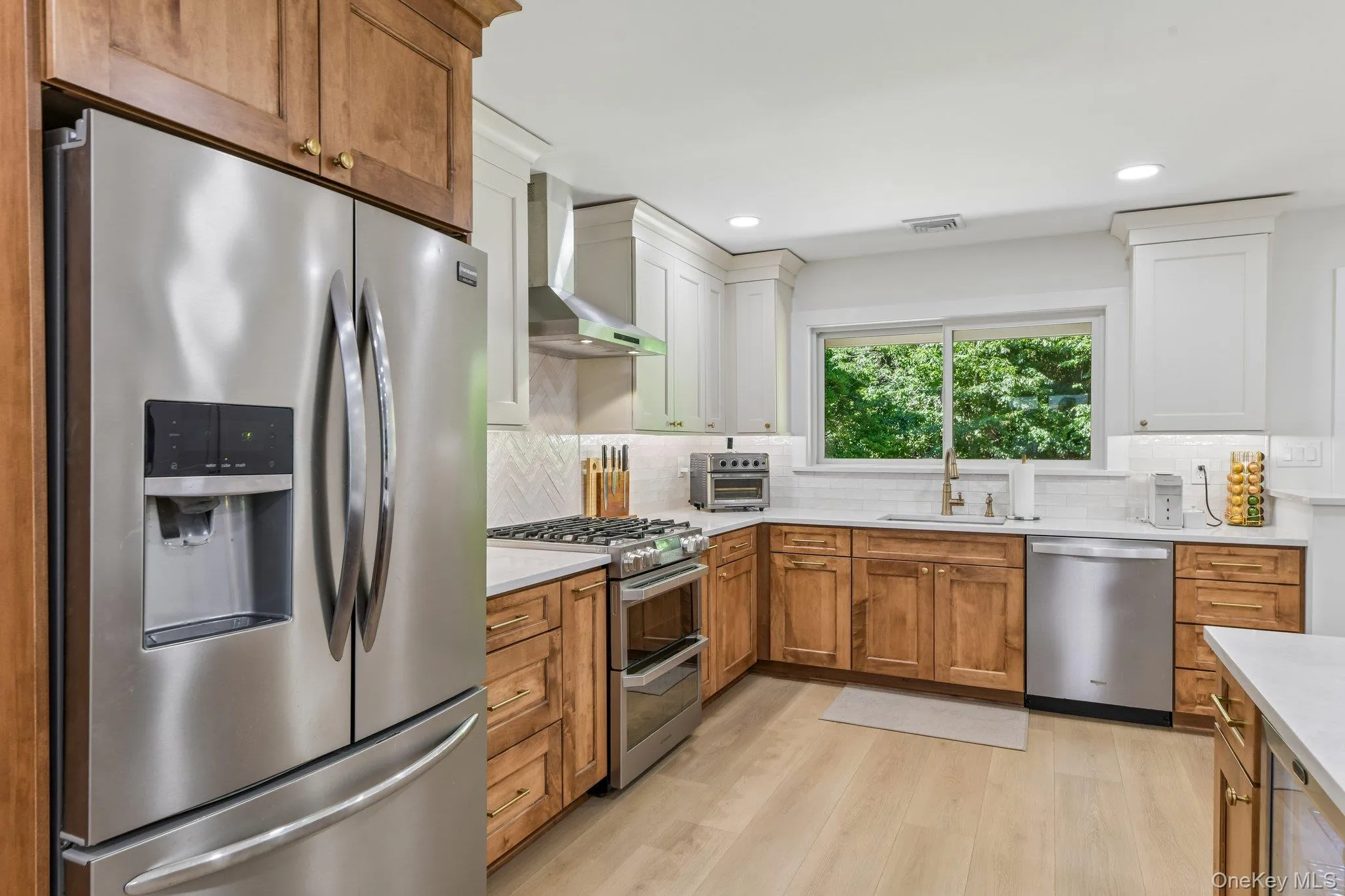 230 Union Avenue, Islip, NY, 3 Bedrooms Bedrooms, 7 Rooms Rooms,3 BathroomsBathrooms,Residential,For Rent,Union,0,1041461 230 Union Avenue, Islip, NY, 3 Bedrooms Bedrooms, 7 Rooms Rooms,3 BathroomsBathrooms,Residential,For Rent,Union,0,1041461