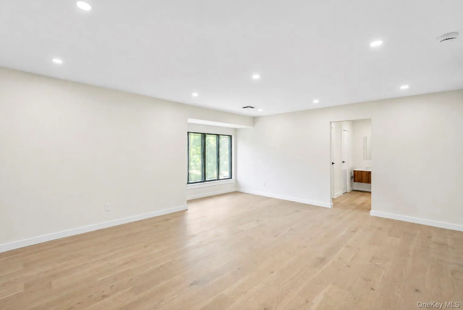 95 Windsor Gate Drive, North Hempstead, NY, 3 Bedrooms Bedrooms, 6 Rooms Rooms,2 BathroomsBathrooms,Residential,For Rent,Windsor Gate,0,1041462 95 Windsor Gate Drive, North Hempstead, NY, 3 Bedrooms Bedrooms, 6 Rooms Rooms,2 BathroomsBathrooms,Residential,For Rent,Windsor Gate,0,1041462