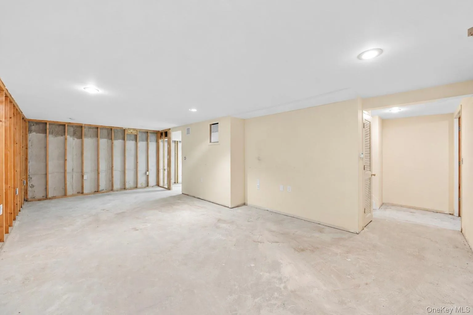 95 Windsor Gate Drive, North Hempstead, NY, 3 Bedrooms Bedrooms, 6 Rooms Rooms,2 BathroomsBathrooms,Residential,For Rent,Windsor Gate,0,1041462 95 Windsor Gate Drive, North Hempstead, NY, 3 Bedrooms Bedrooms, 6 Rooms Rooms,2 BathroomsBathrooms,Residential,For Rent,Windsor Gate,0,1041462