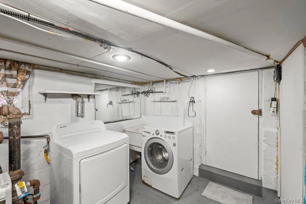 1549 96th Street, New York, NY, 3 Bedrooms Bedrooms, 6 Rooms Rooms,2 BathroomsBathrooms,Residential,For Rent,96th,0,1041465 1549 96th Street, New York, NY, 3 Bedrooms Bedrooms, 6 Rooms Rooms,2 BathroomsBathrooms,Residential,For Rent,96th,0,1041465