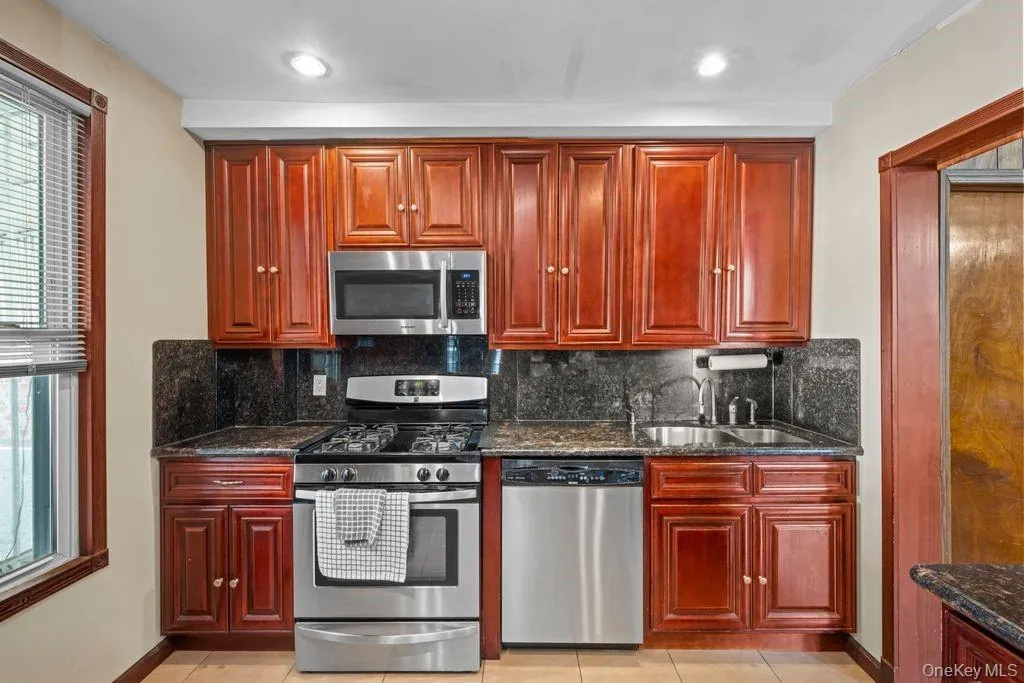 1549 96th Street, New York, NY, 3 Bedrooms Bedrooms, 6 Rooms Rooms,2 BathroomsBathrooms,Residential,For Rent,96th,0,1041465 1549 96th Street, New York, NY, 3 Bedrooms Bedrooms, 6 Rooms Rooms,2 BathroomsBathrooms,Residential,For Rent,96th,0,1041465