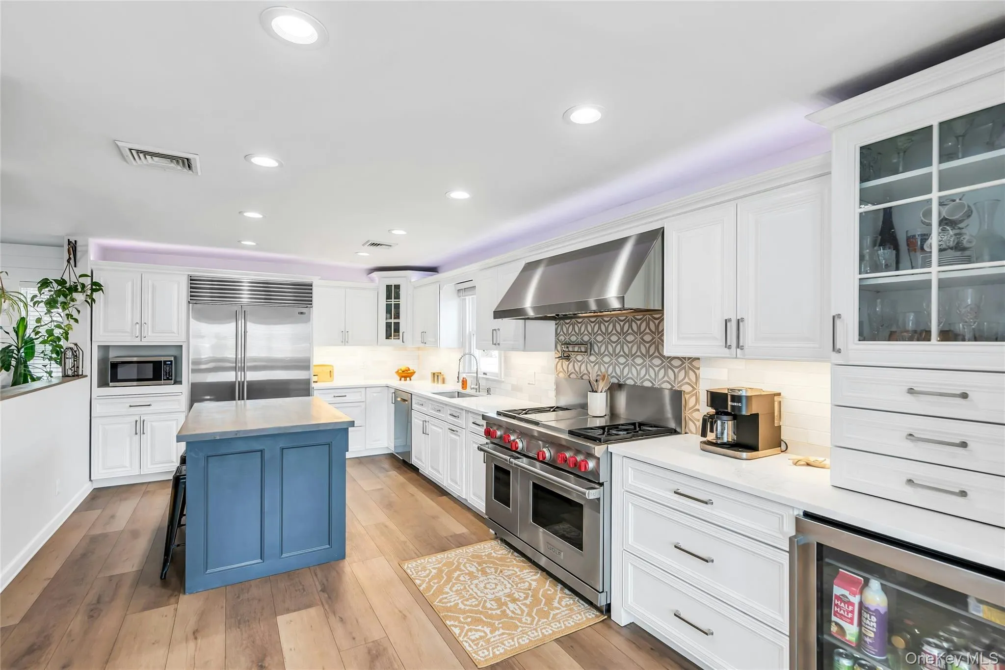 7 Mohawk Drive, Oyster Bay, NY, 4 Bedrooms Bedrooms, 8 Rooms Rooms,3 BathroomsBathrooms,Residential,For Rent,Mohawk,0,1041466 7 Mohawk Drive, Oyster Bay, NY, 4 Bedrooms Bedrooms, 8 Rooms Rooms,3 BathroomsBathrooms,Residential,For Rent,Mohawk,0,1041466